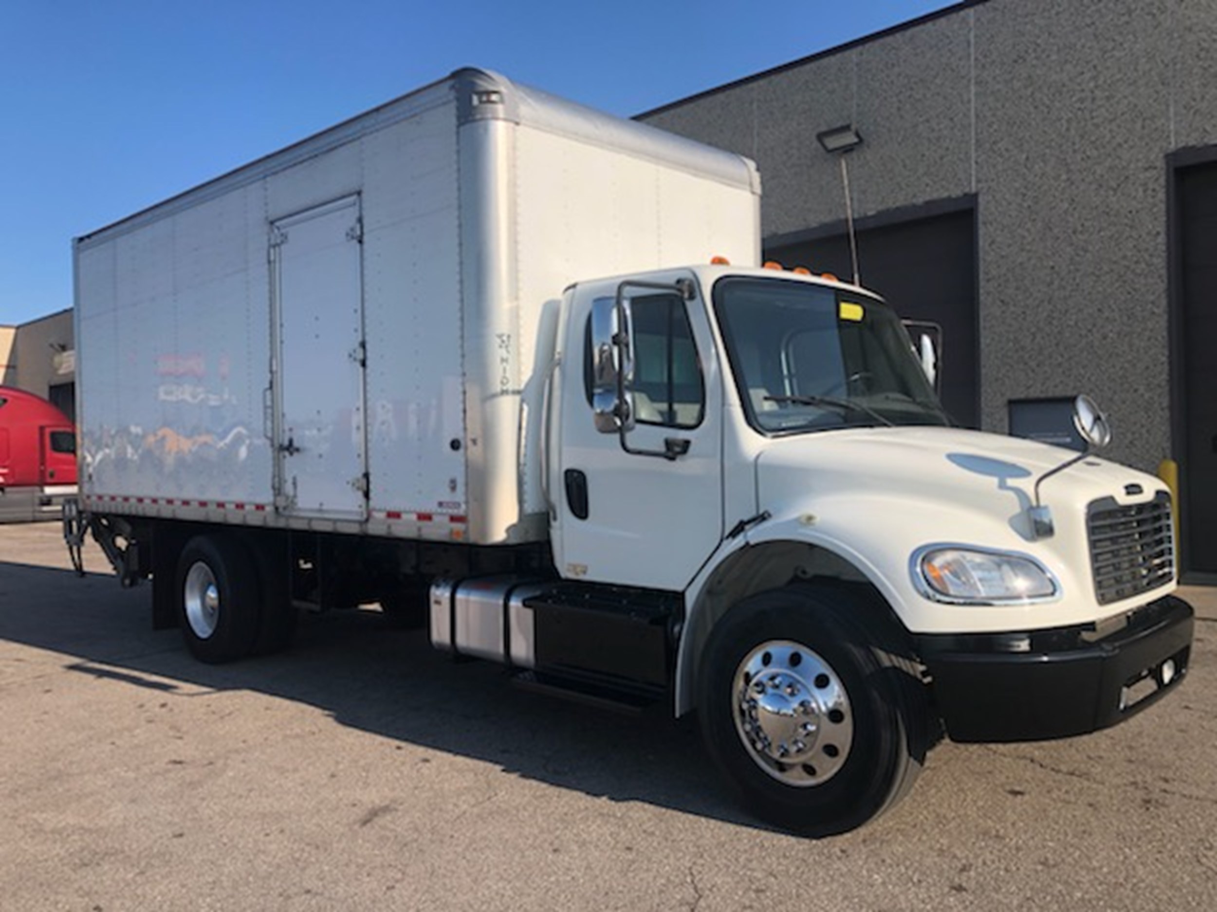 2017 FREIGHTLINER M260 - Truck Country