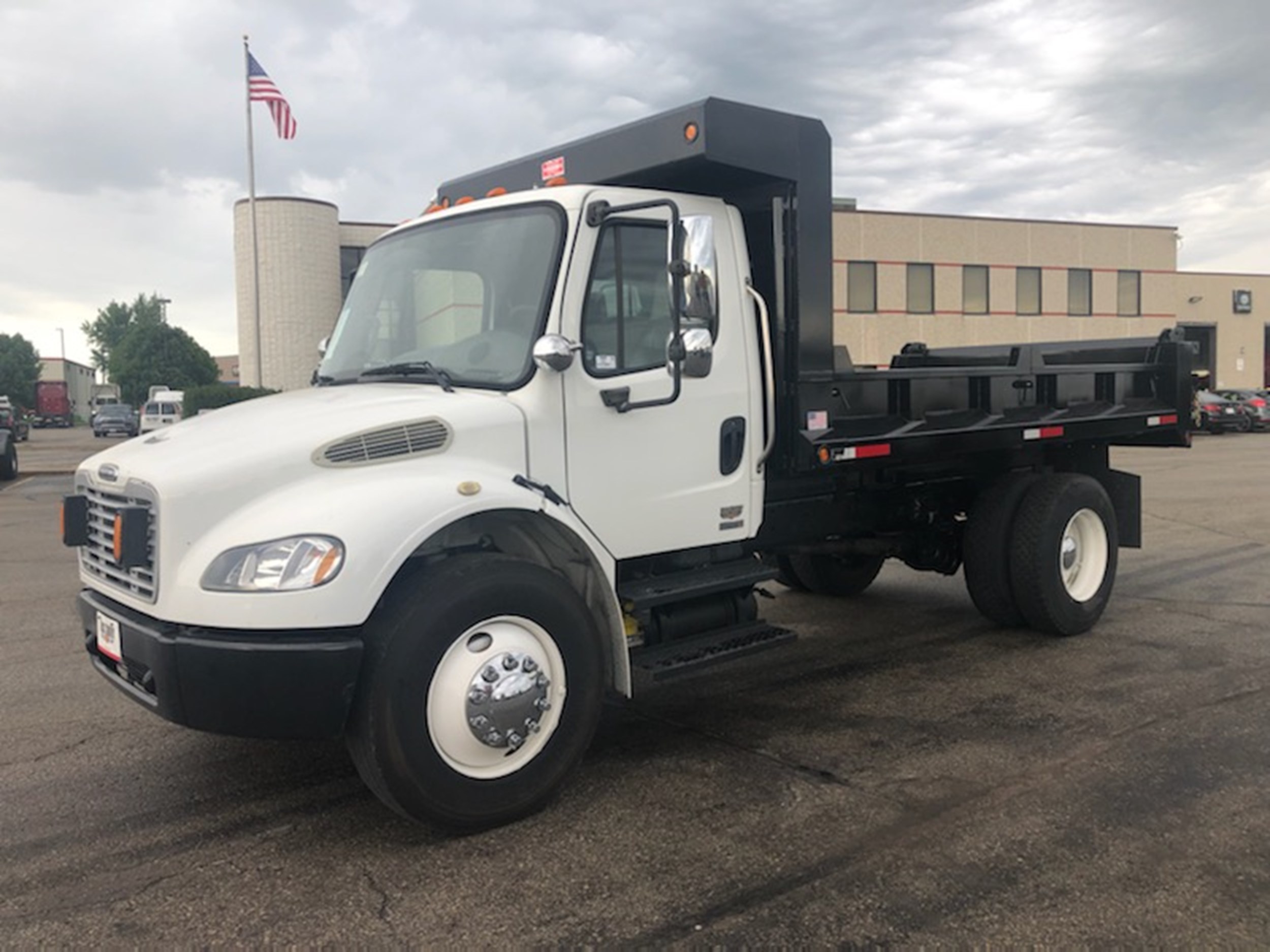 2006 FREIGHTLINER M270 - Truck Country