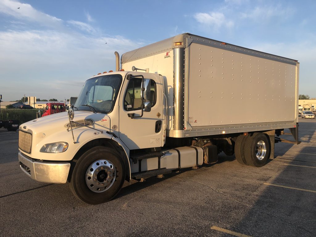 2013 FREIGHTLINER M270 - Truck Country