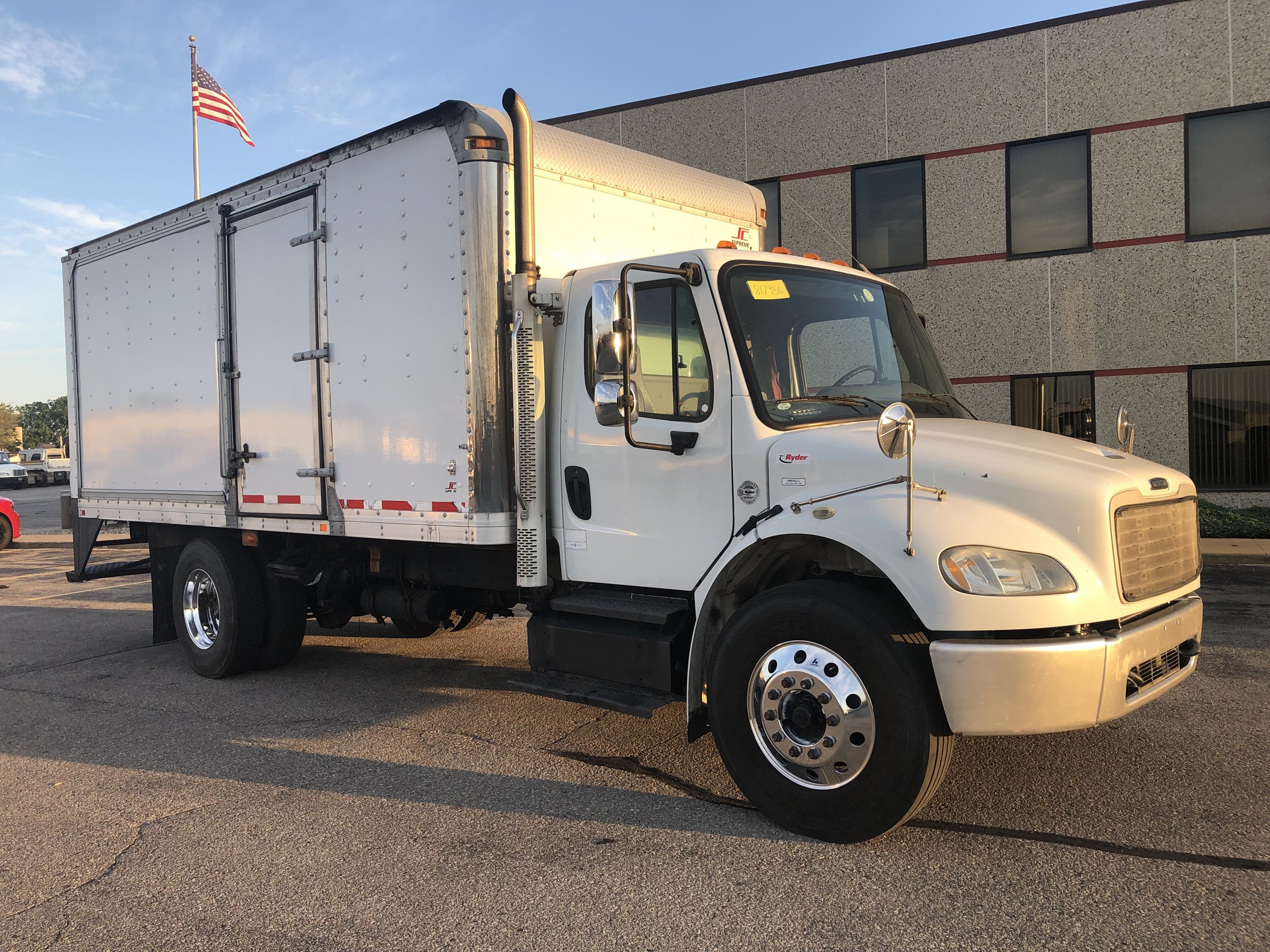 2013 FREIGHTLINER M270 - Truck Country