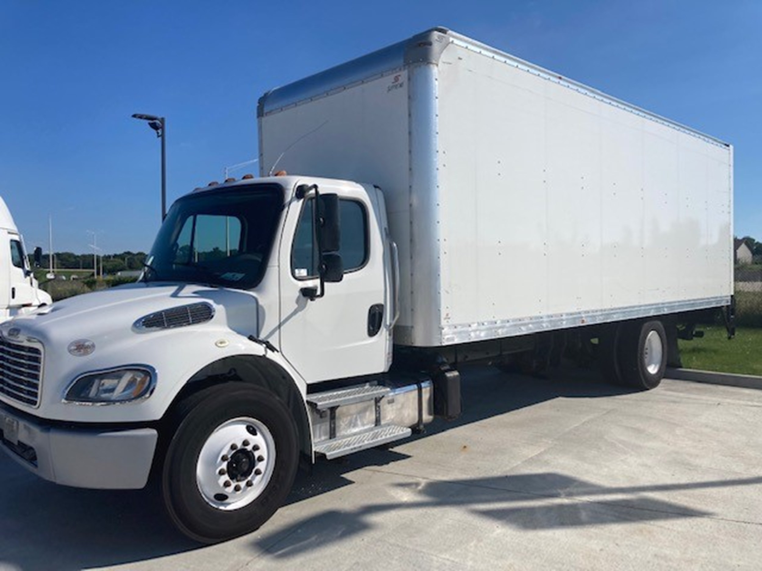 2019 FREIGHTLINER M2 106 Truck Country