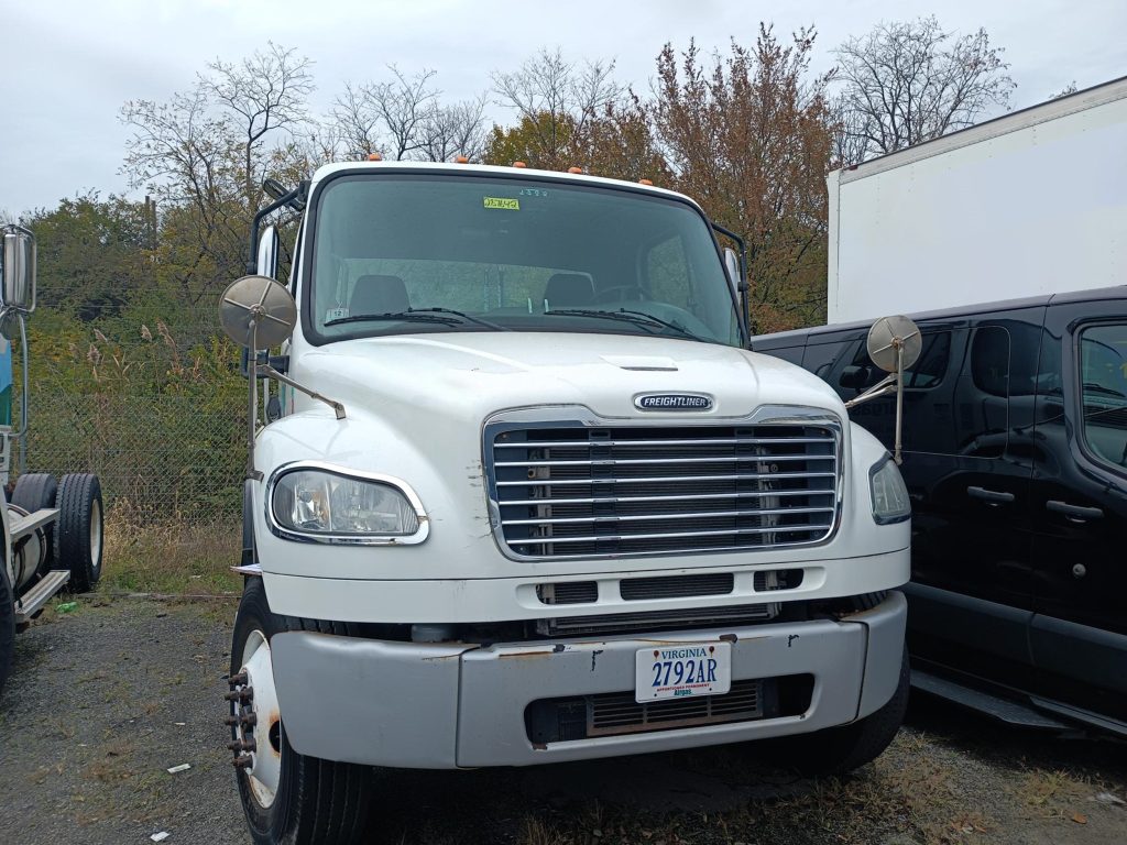 2013 FREIGHTLINER M270 - Truck Country