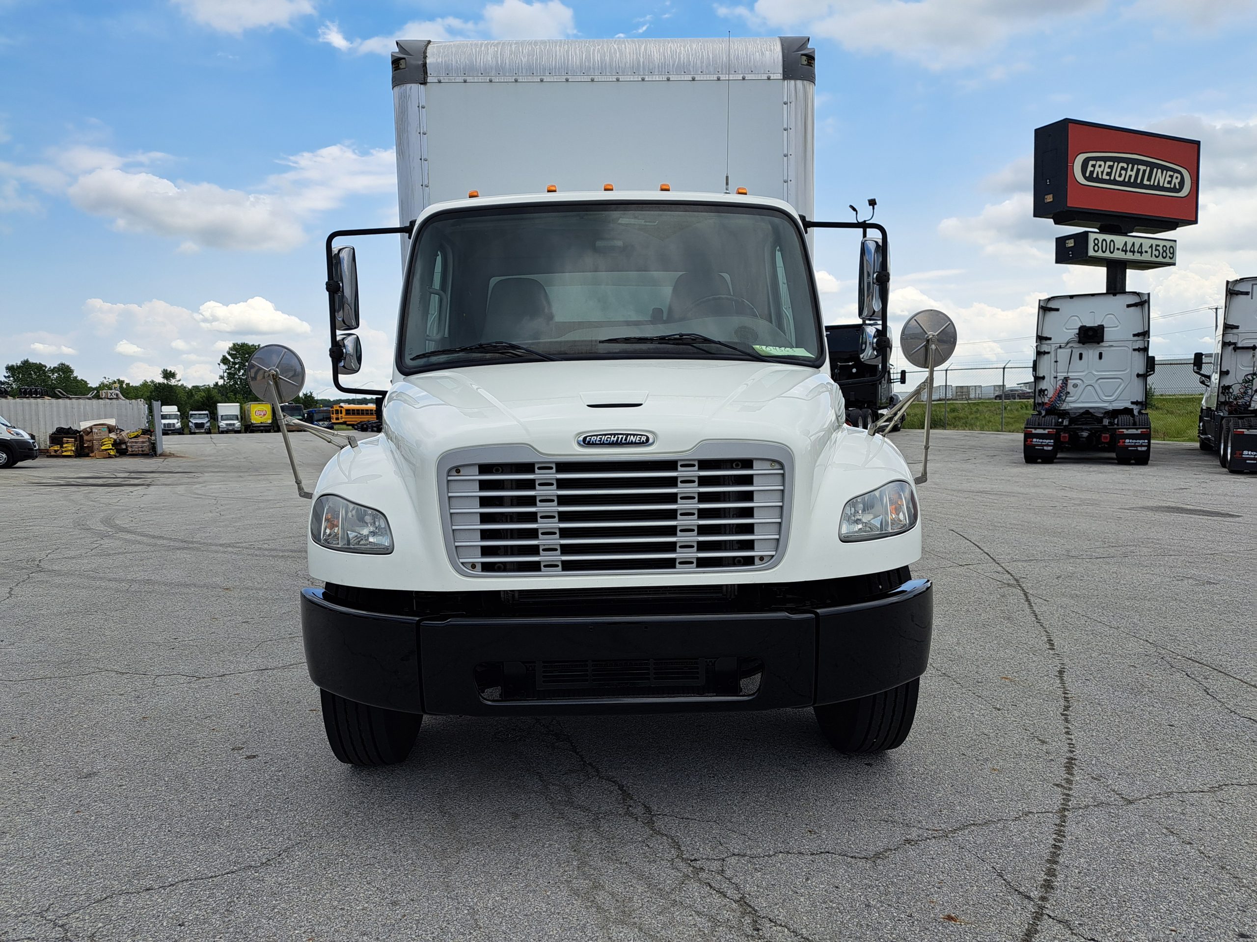 2018 Freightliner M2 106 - image 2 of 6