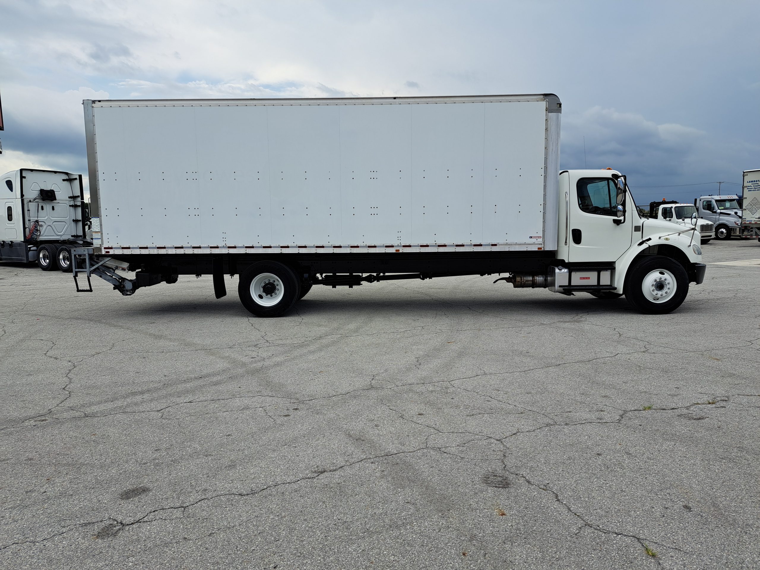 2018 Freightliner M2 106 - image 6 of 6