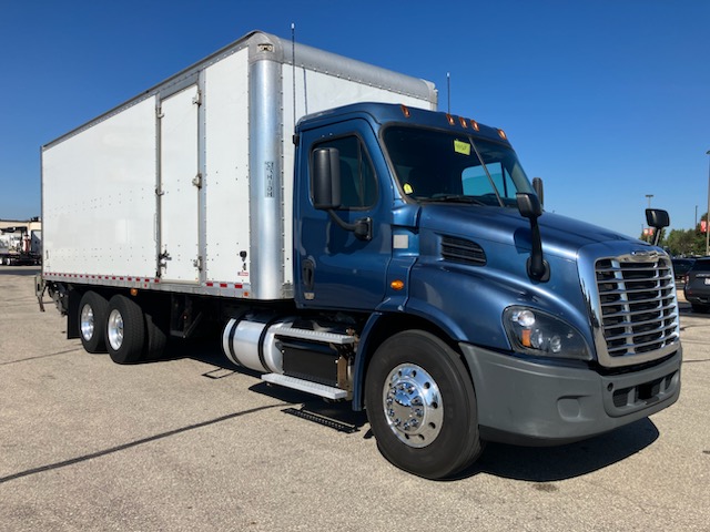 2017 Freightliner CA113 - image 2 of 5