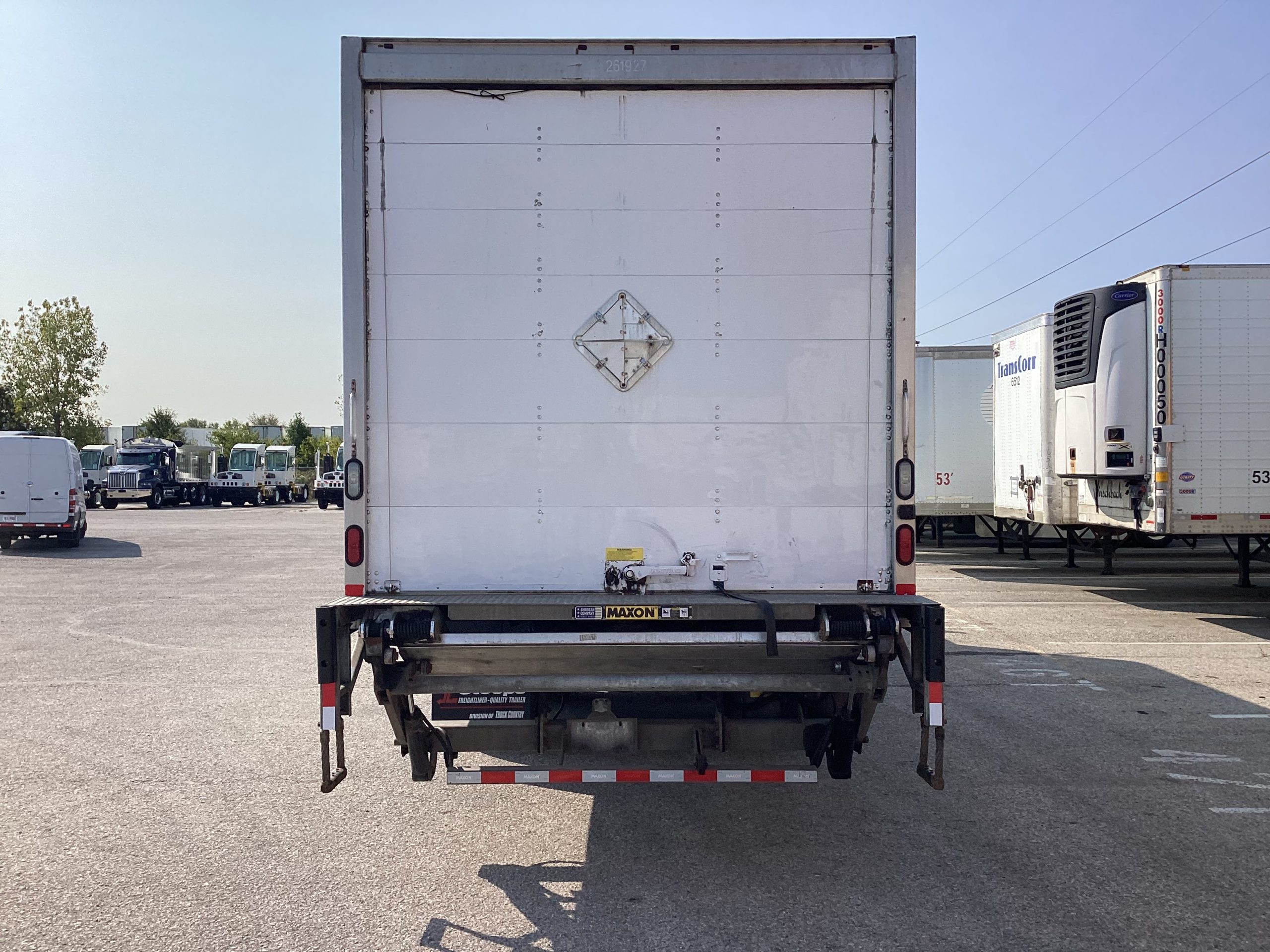 2019 Freightliner M2 106 - image 4 of 6