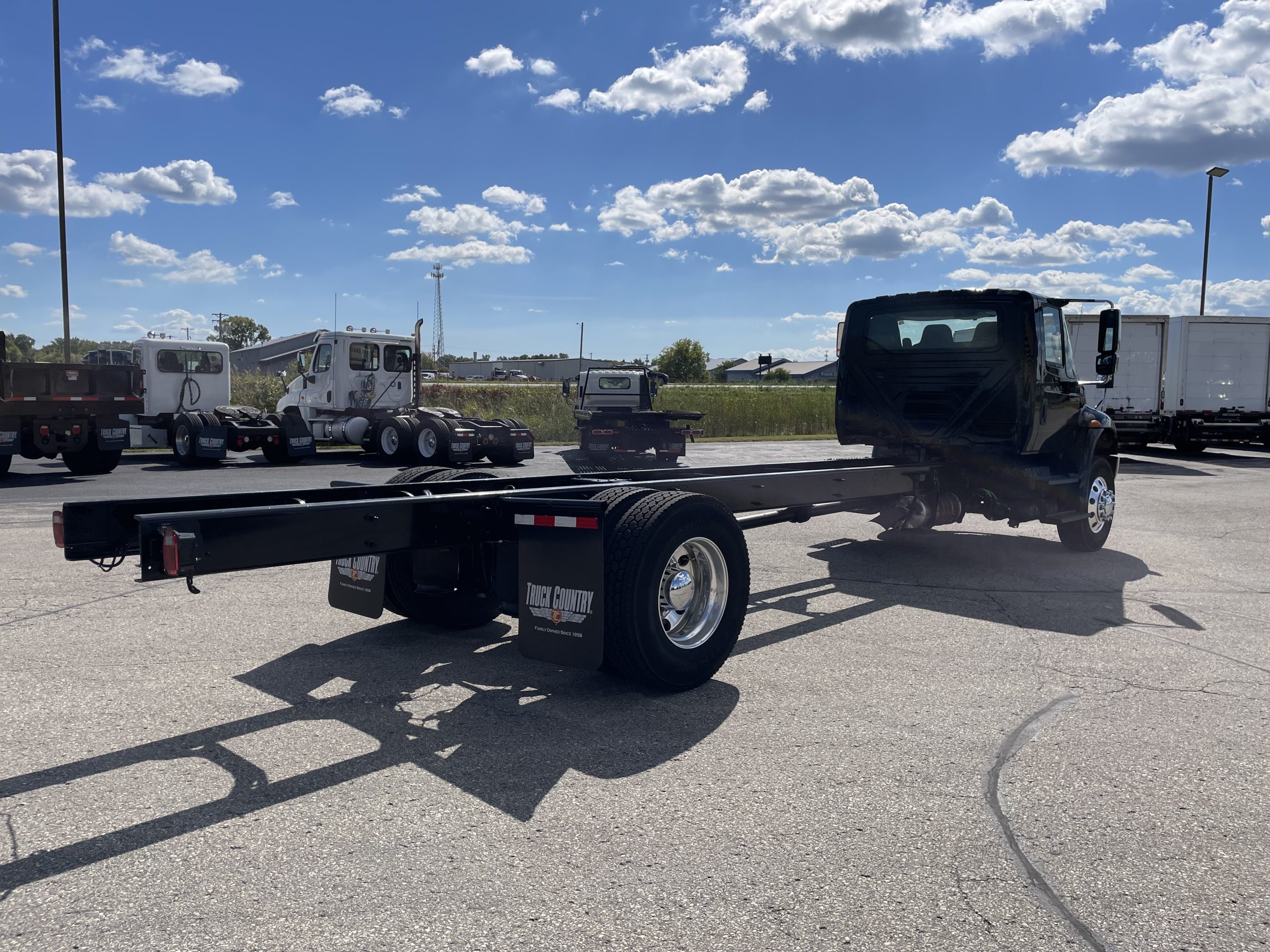 2018 International 4300 - image 4 of 5