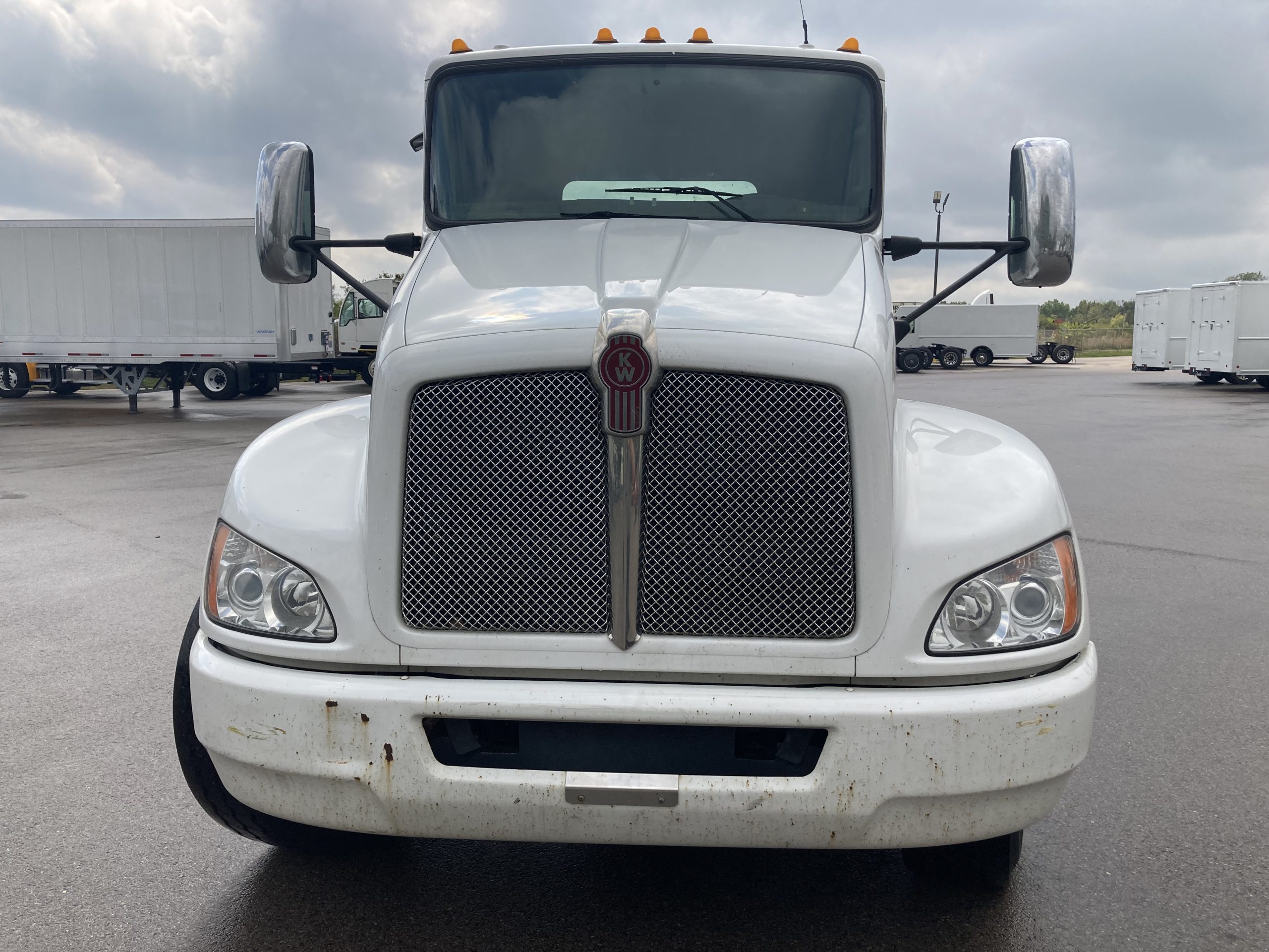 2020 Kenworth T370 - image 2 of 4