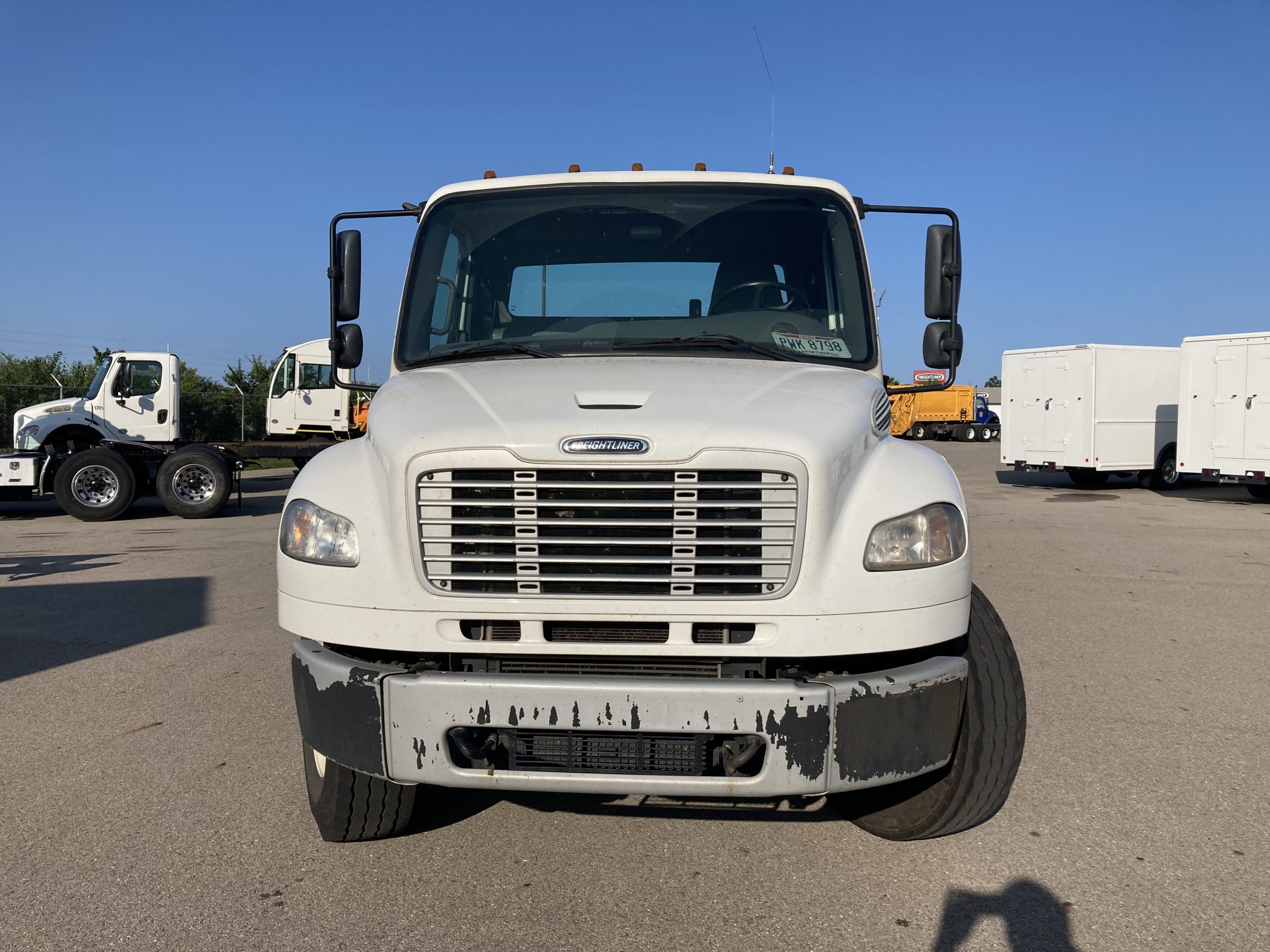 2020 Freightliner M2 106 - image 2 of 4