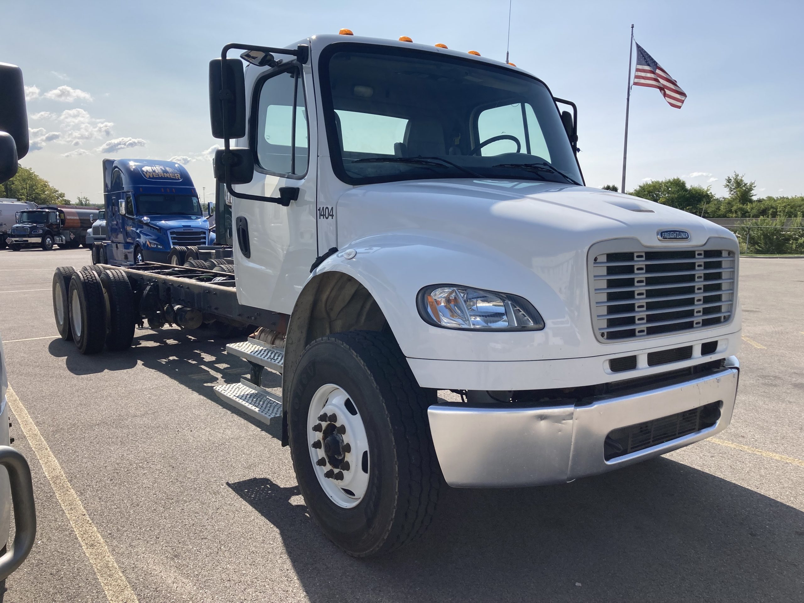 2020 Freightliner M2 106 - image 4 of 4