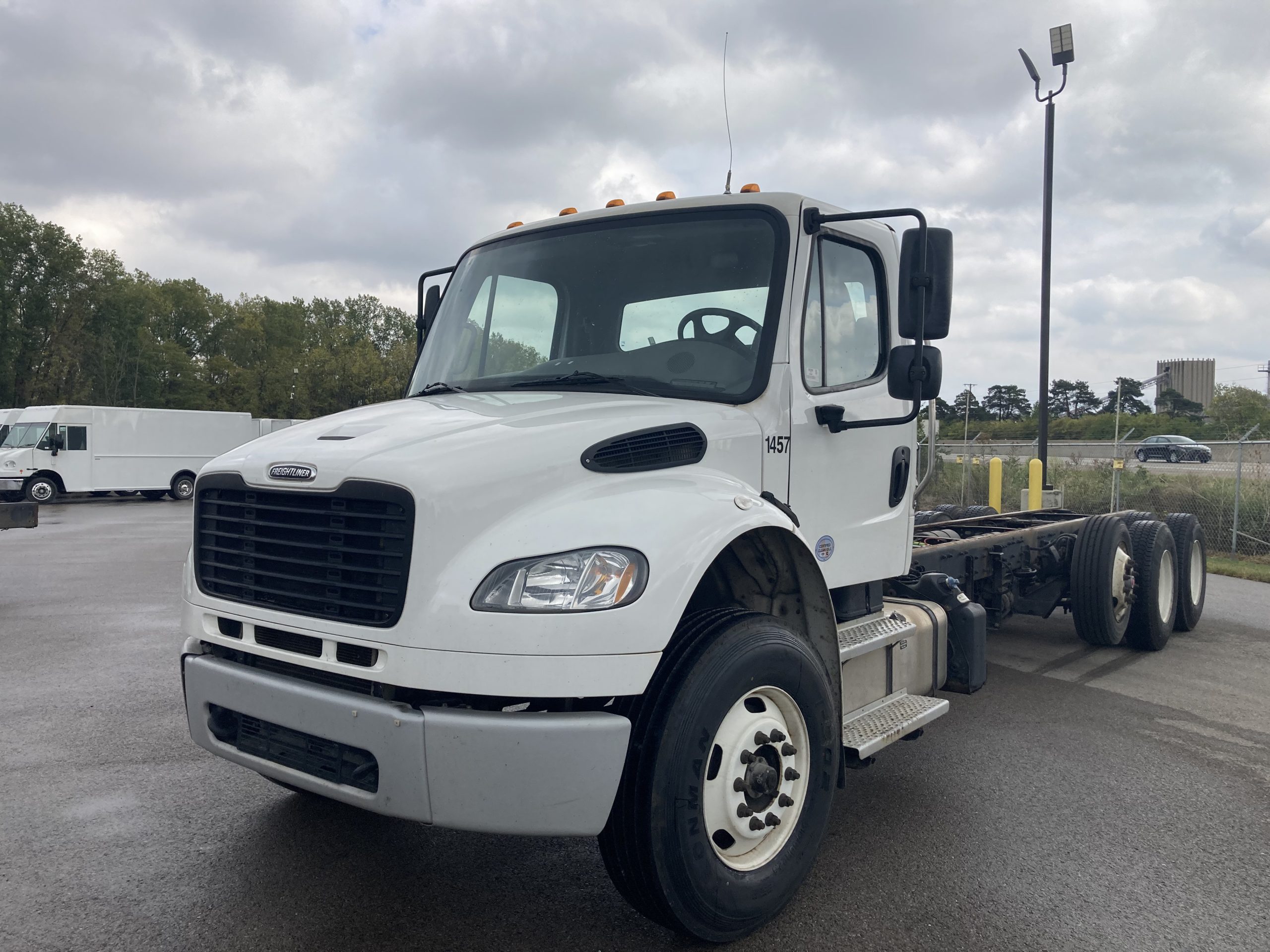 2021 Freightliner M2 106 - image 1 of 4