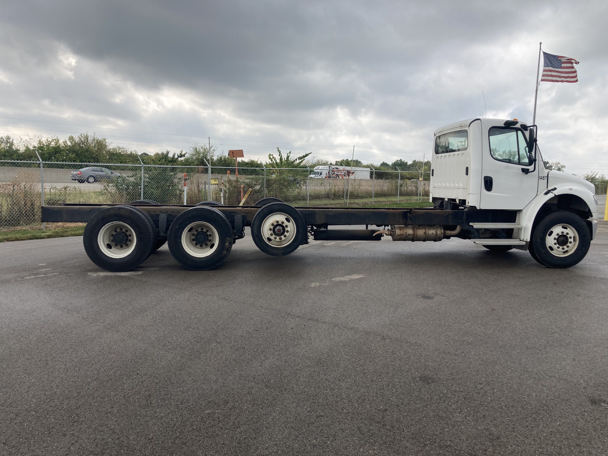 2021 Freightliner M2 106 - image 4 of 4