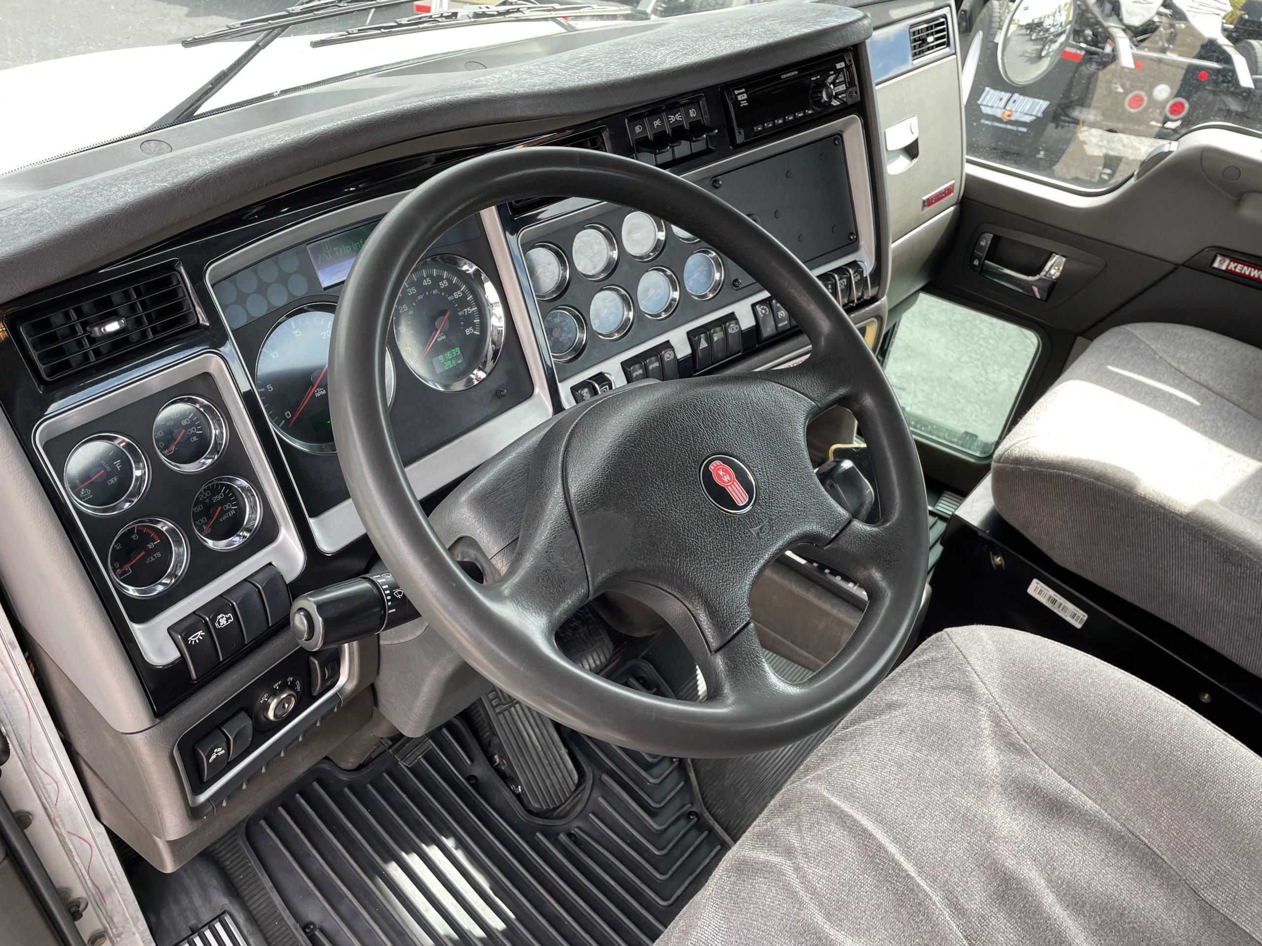 2018 Kenworth T440 - image 5 of 5