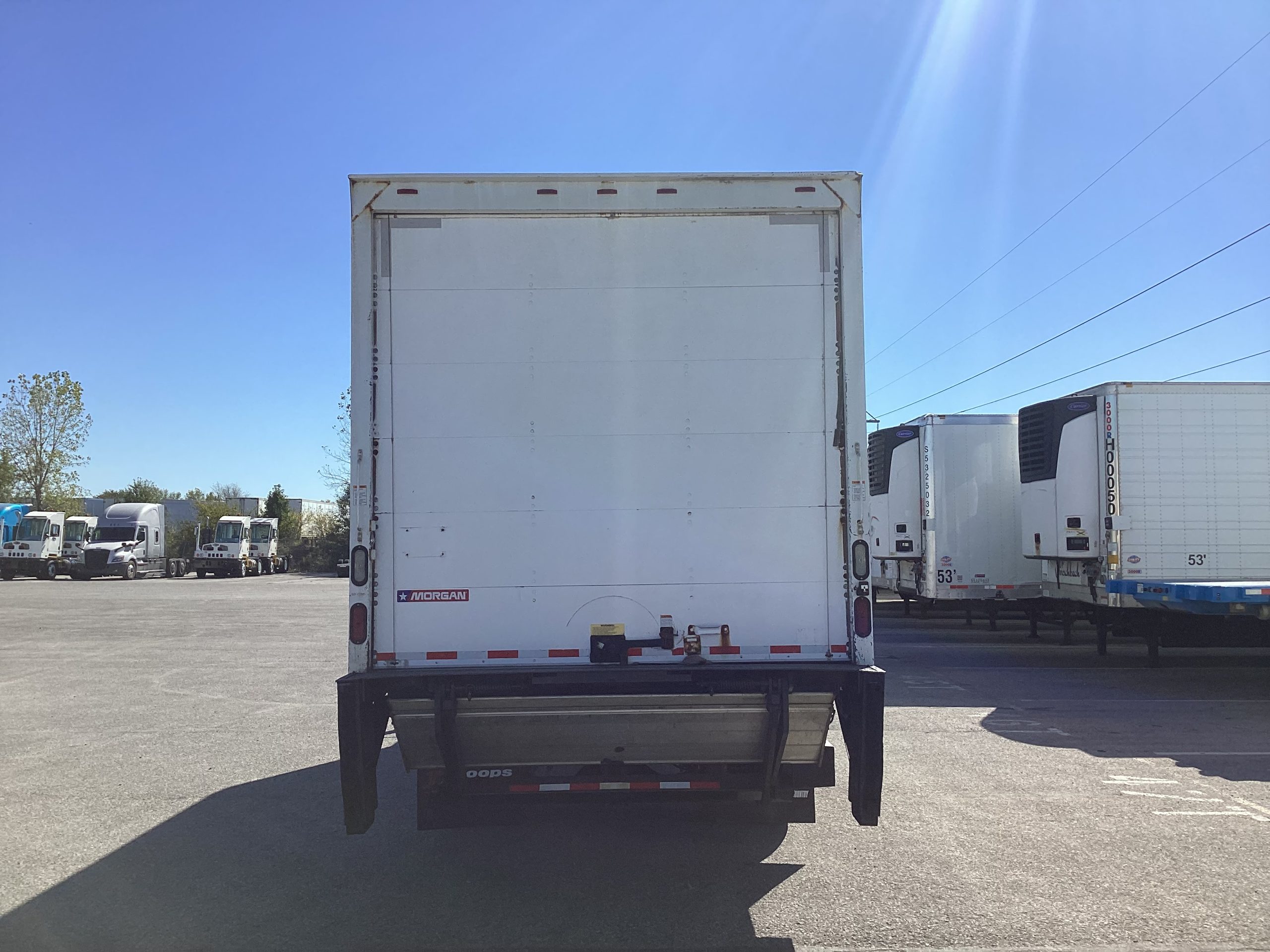 2017 Freightliner M2 106 - image 4 of 6