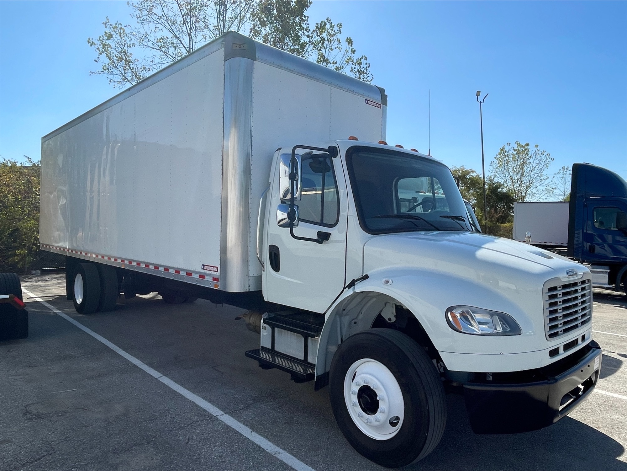 2022 Freightliner M2 106 - image 3 of 6