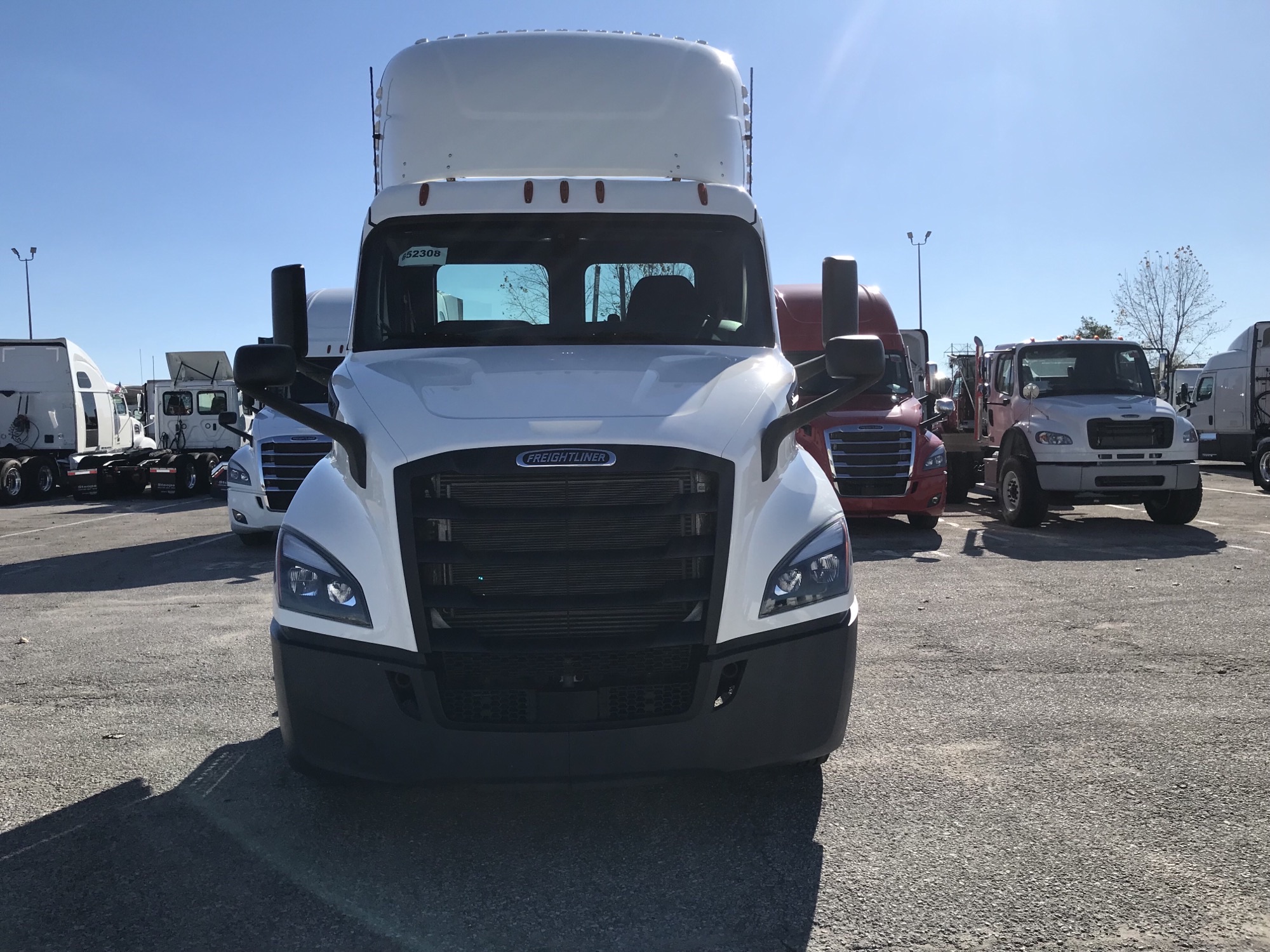 2020 Freightliner PE116 - image 2 of 5