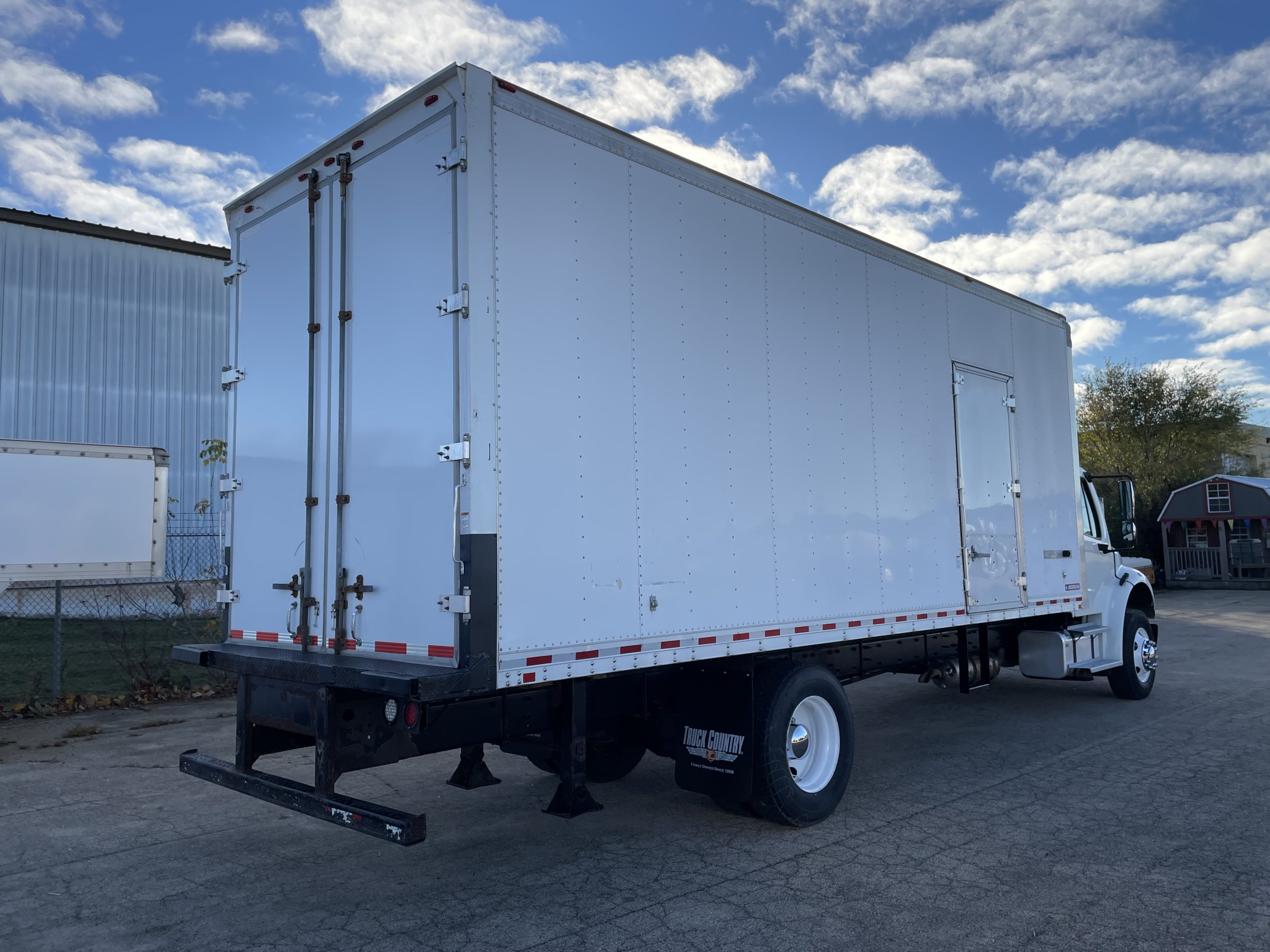 2018 Freightliner M2 106 - image 6 of 6