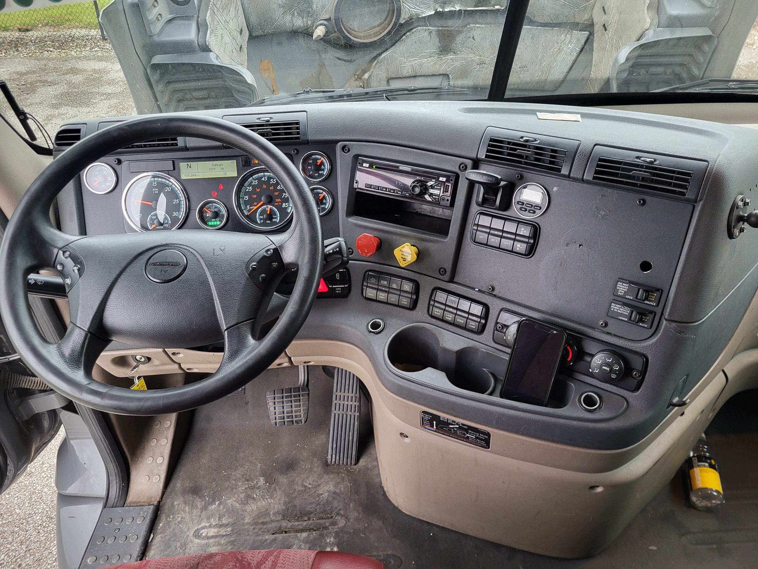 2018 Freightliner CA113 - image 6 of 6