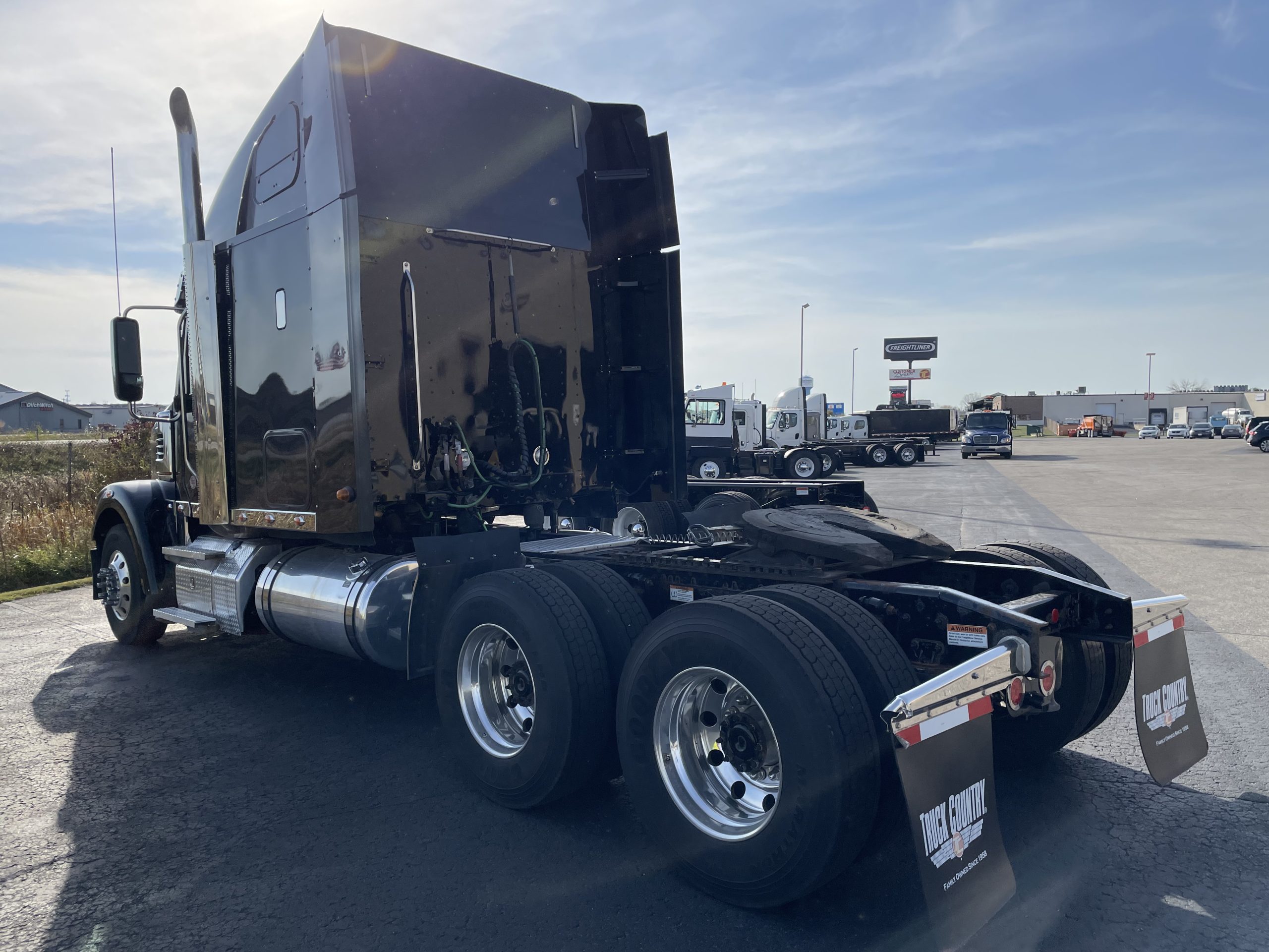 2020 Freightliner 122SD - image 1 of 6