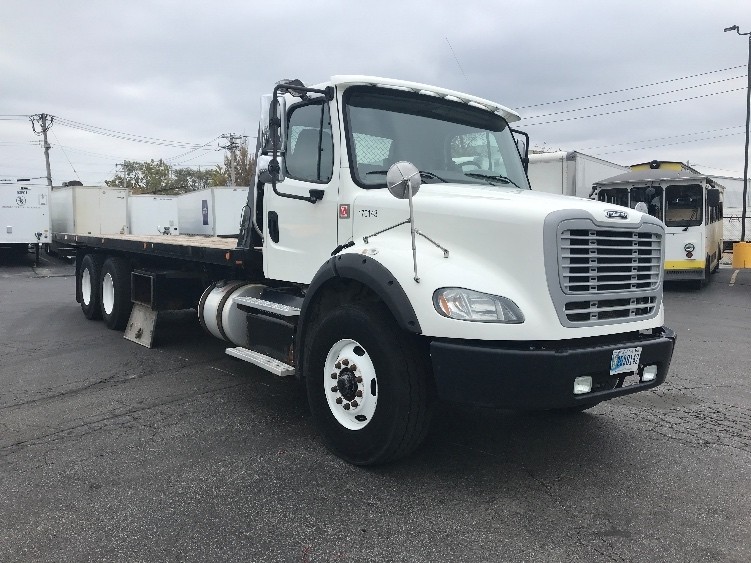 2018 Freightliner M2112 - image 2 of 5