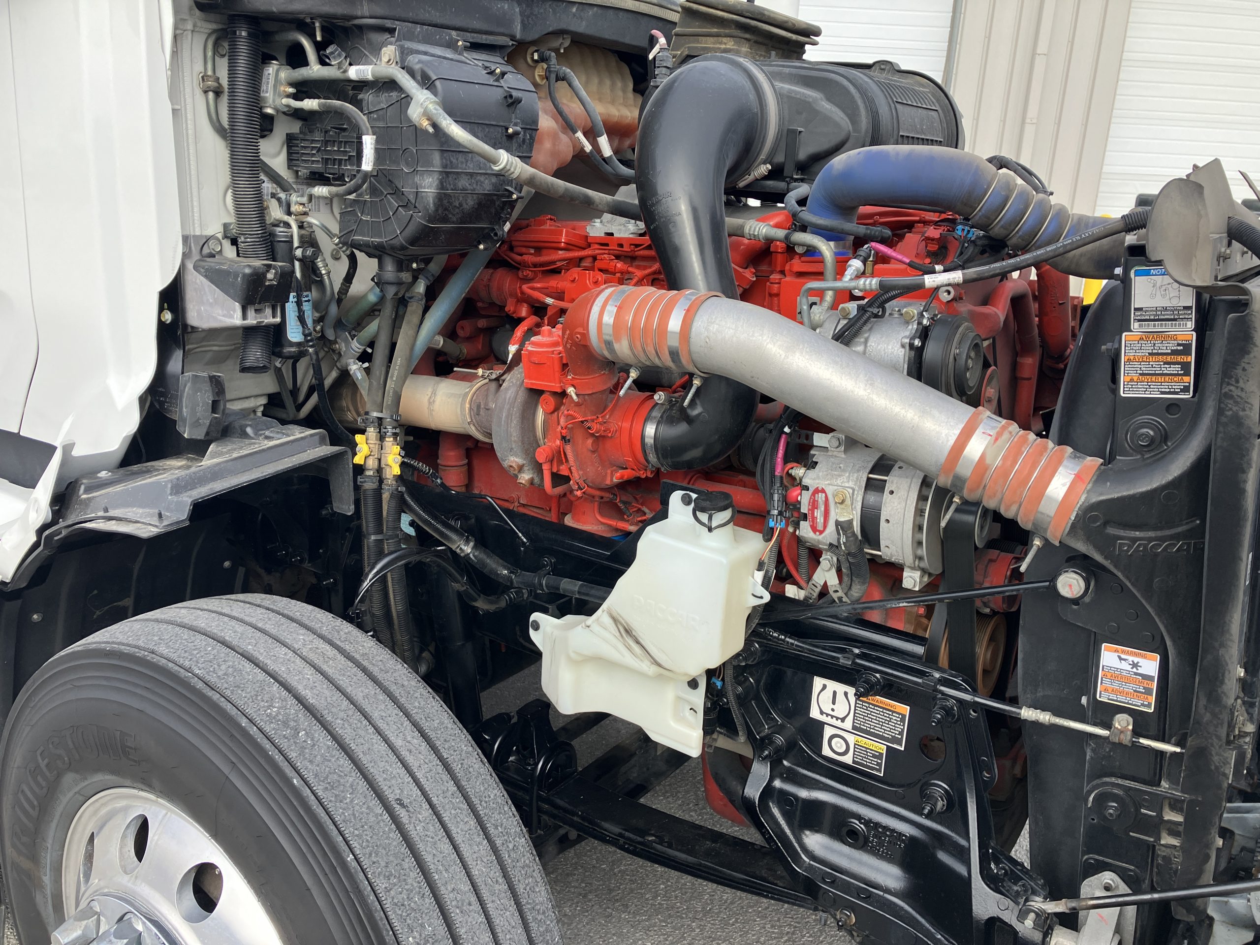 2022 Peterbilt 579 - image 1 of 6