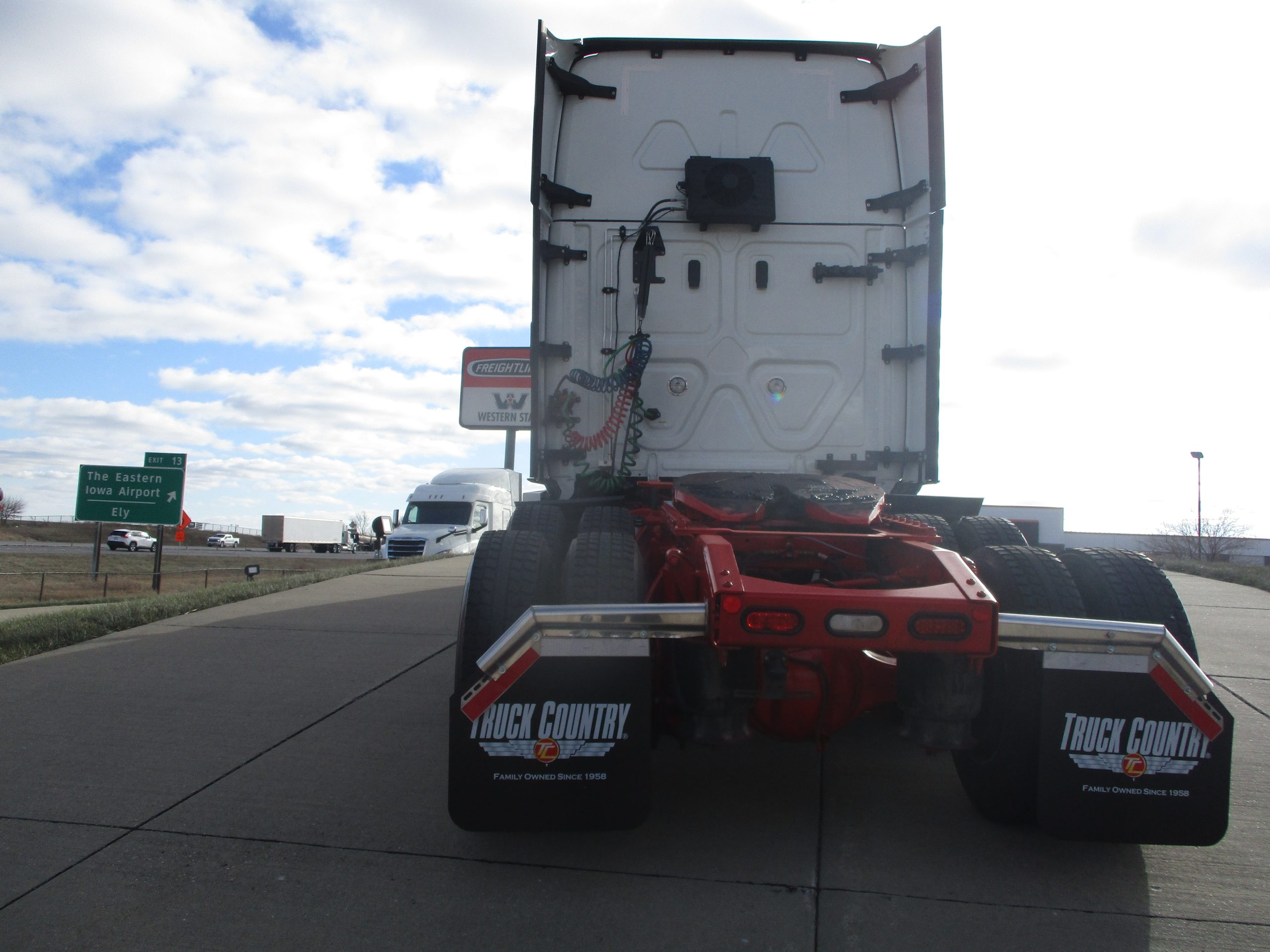 2022 Freightliner PT126 - image 4 of 6