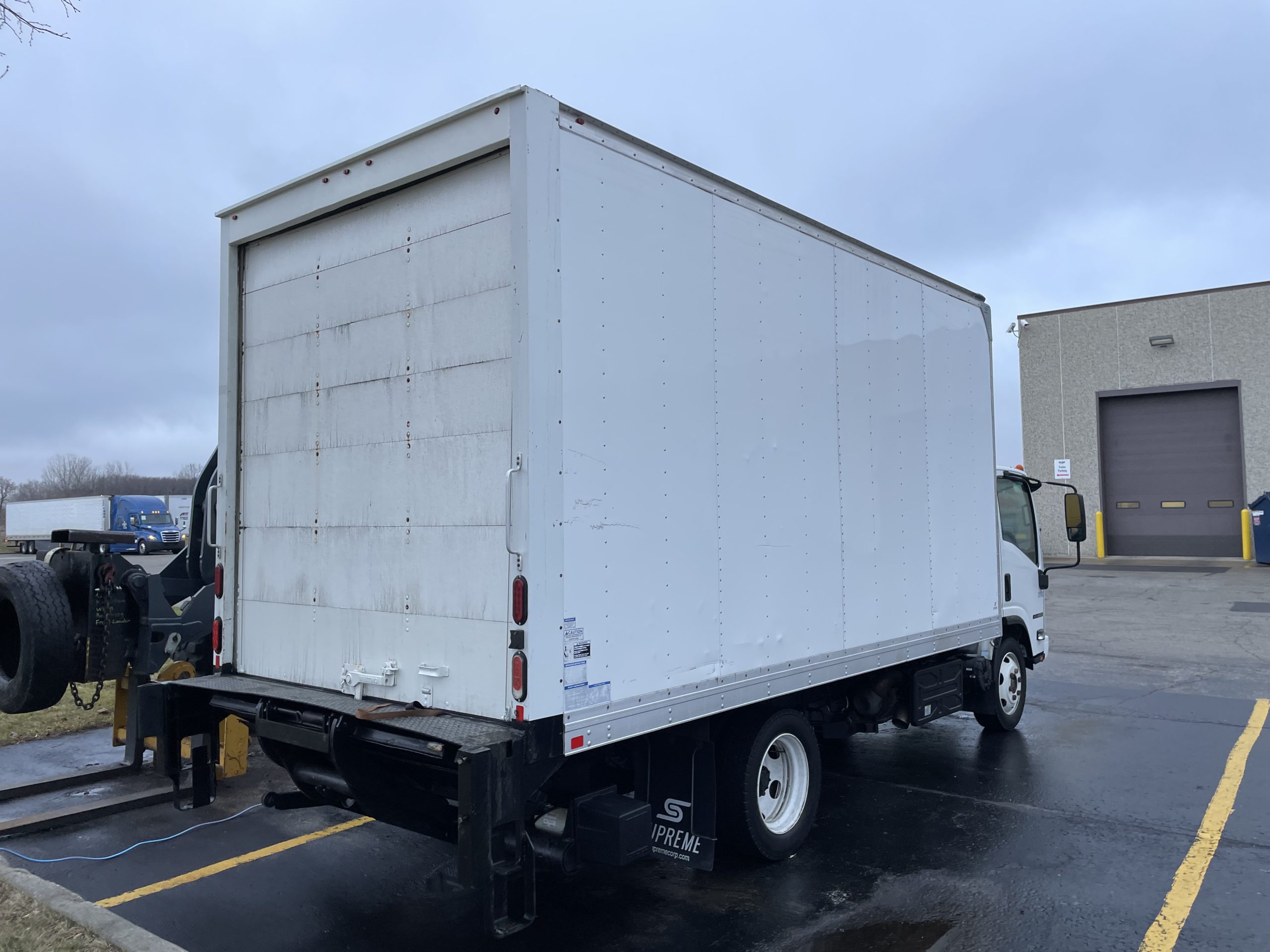 2019 Isuzu NPR - image 5 of 5