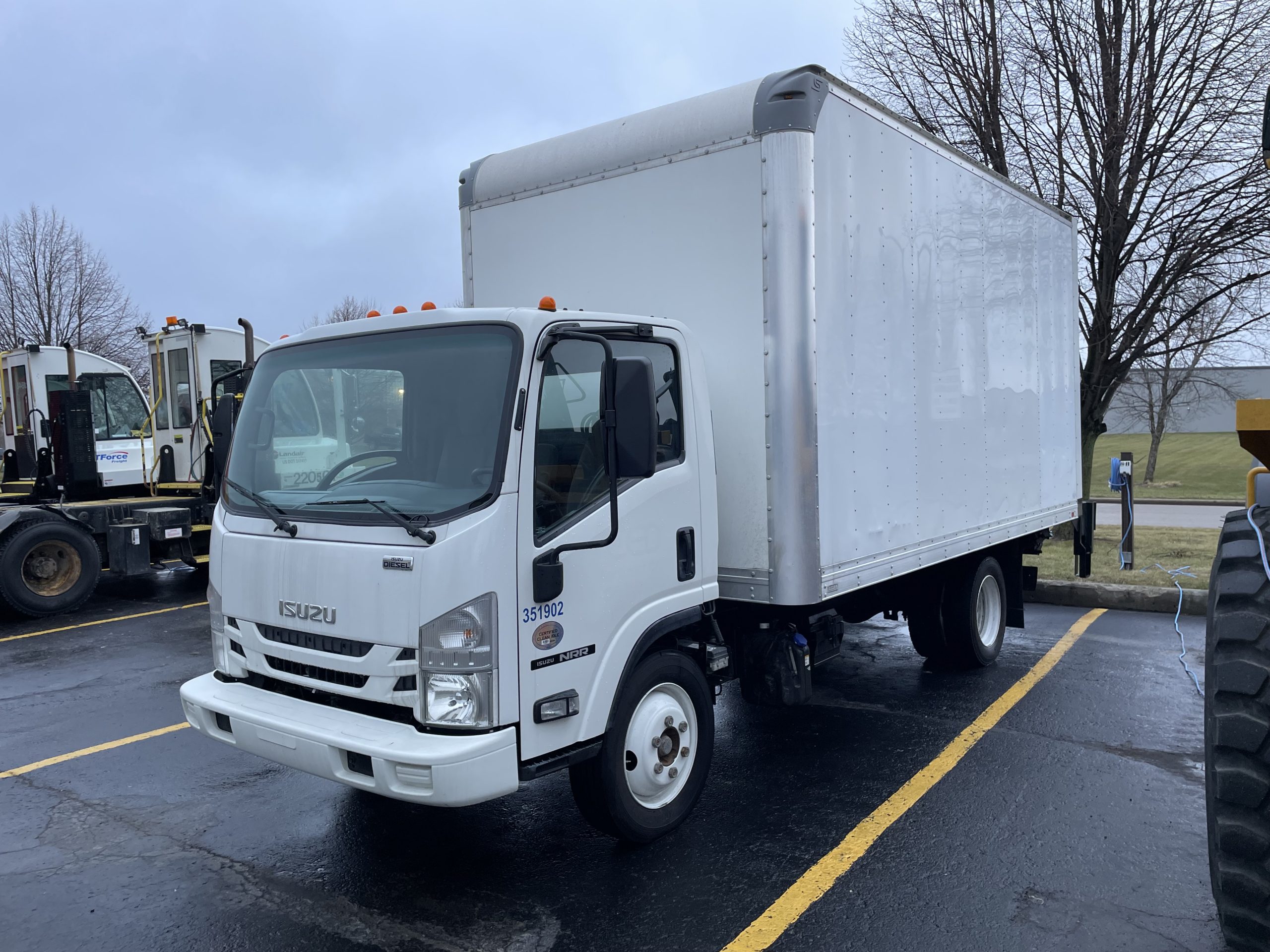 2019 Isuzu NPR - image 1 of 5