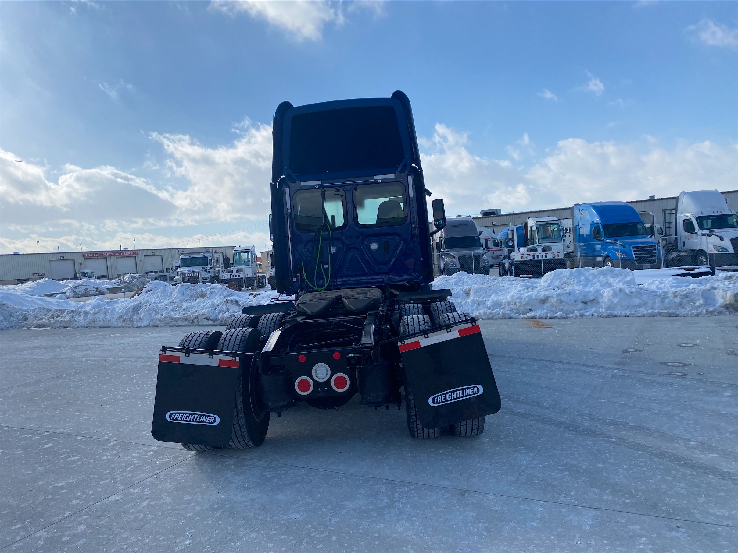 2025 Freightliner PE116 - image 4 of 5