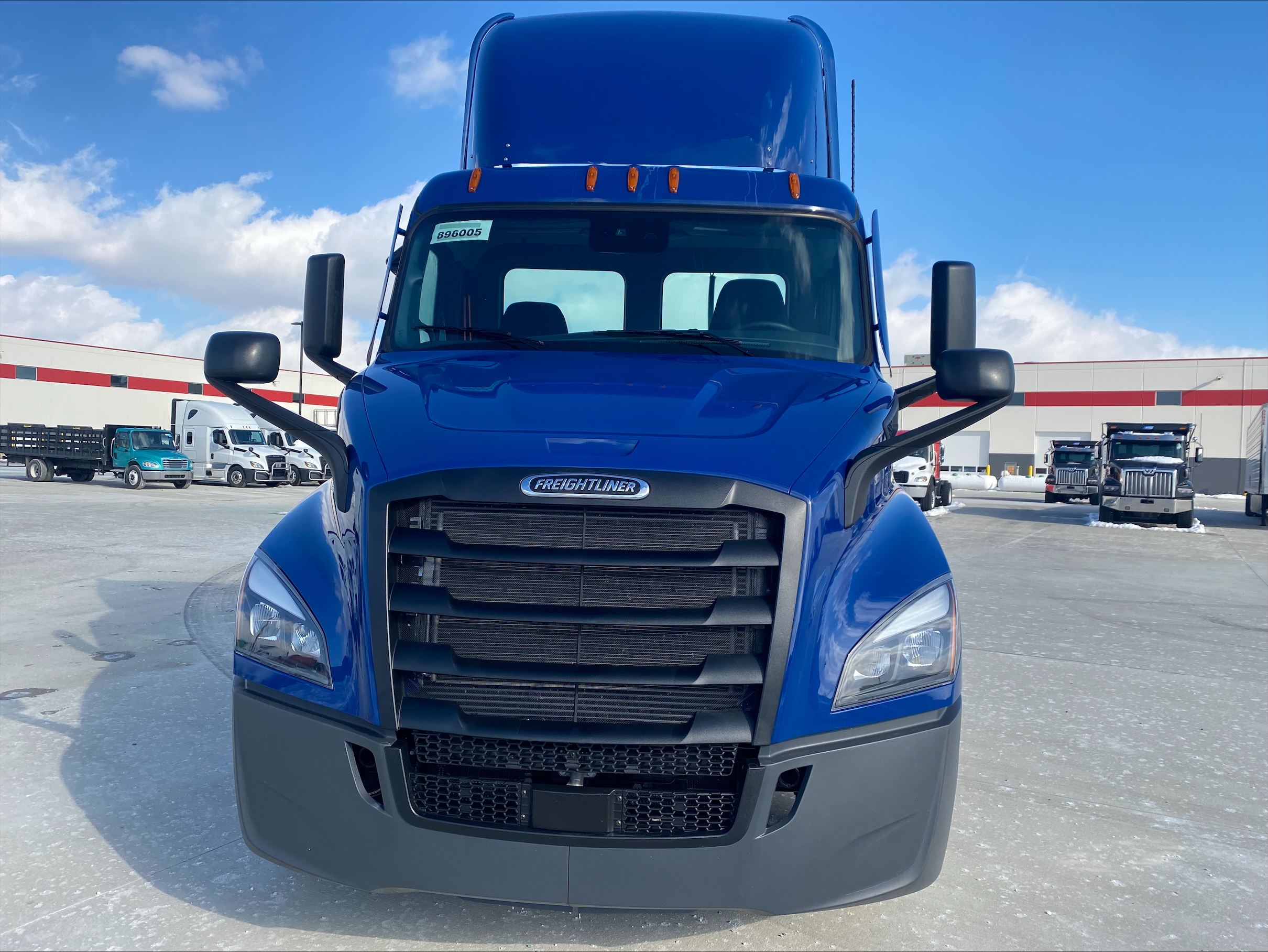 2025 Freightliner PE116 - image 2 of 5