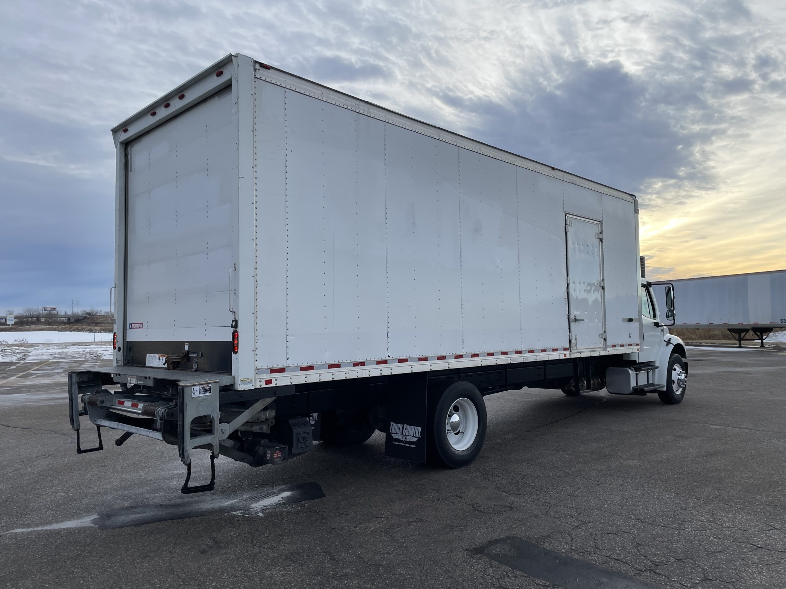 2018 Freightliner M2 106 - image 6 of 6