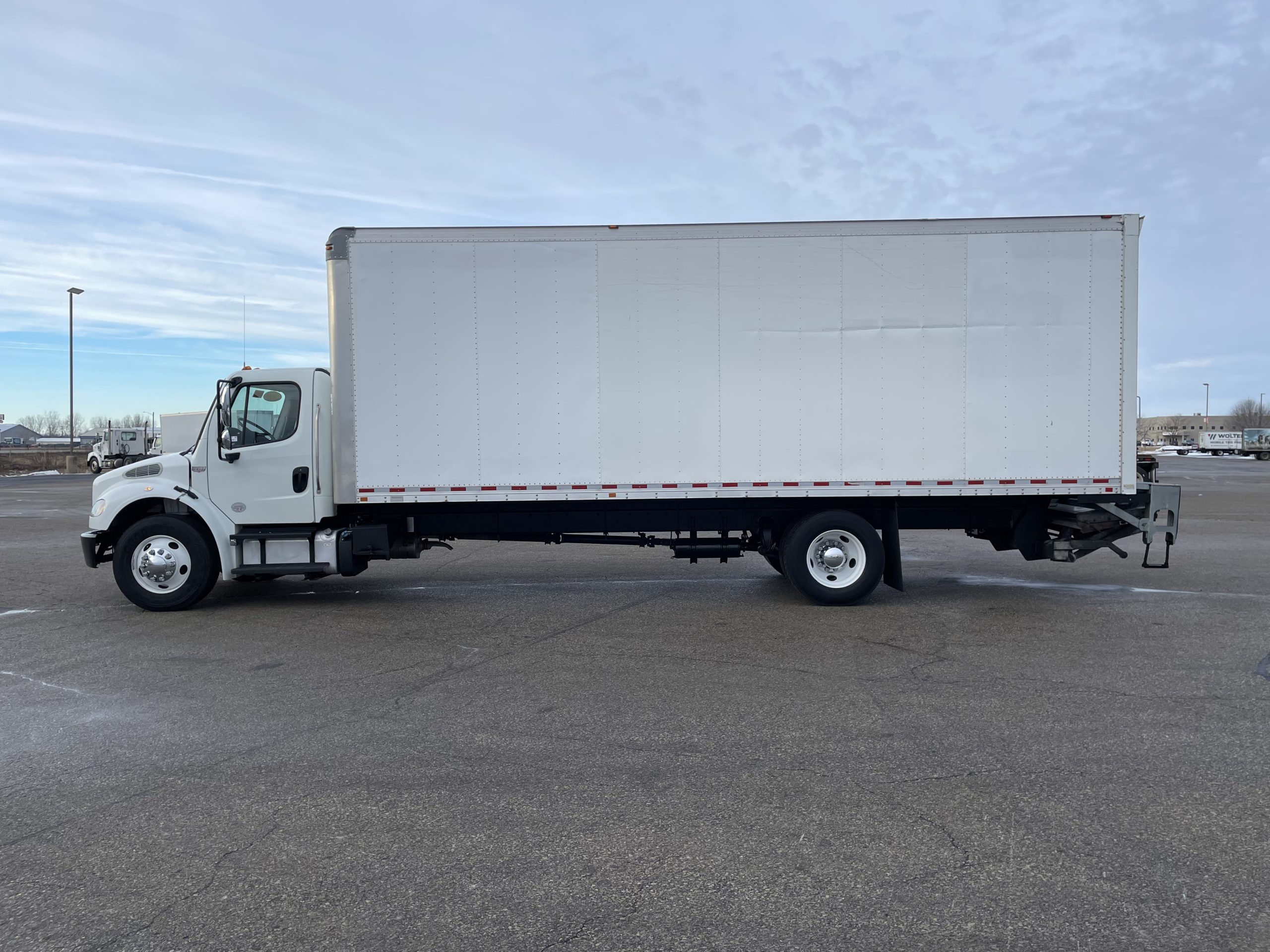 2018 Freightliner M2 106 - image 5 of 6