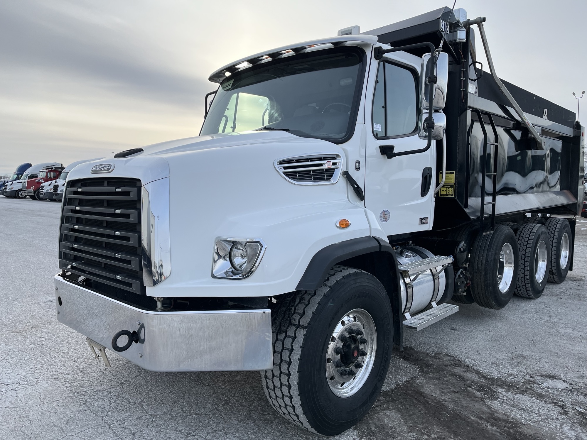 2021 Freightliner 114SD - image 1 of 5