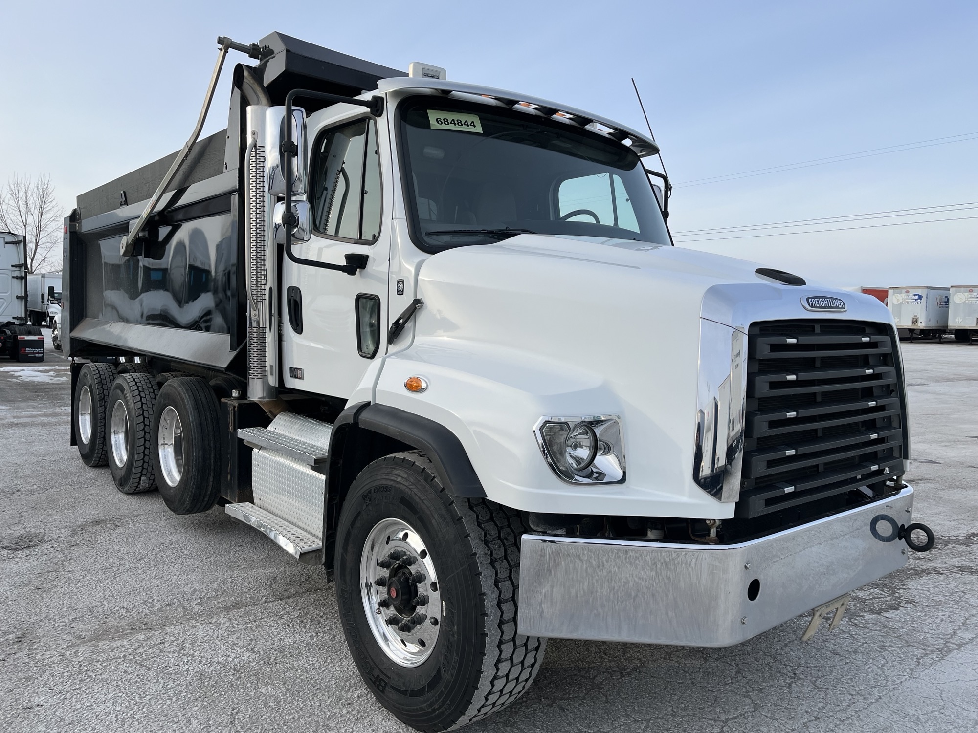 2021 Freightliner 114SD - image 3 of 5