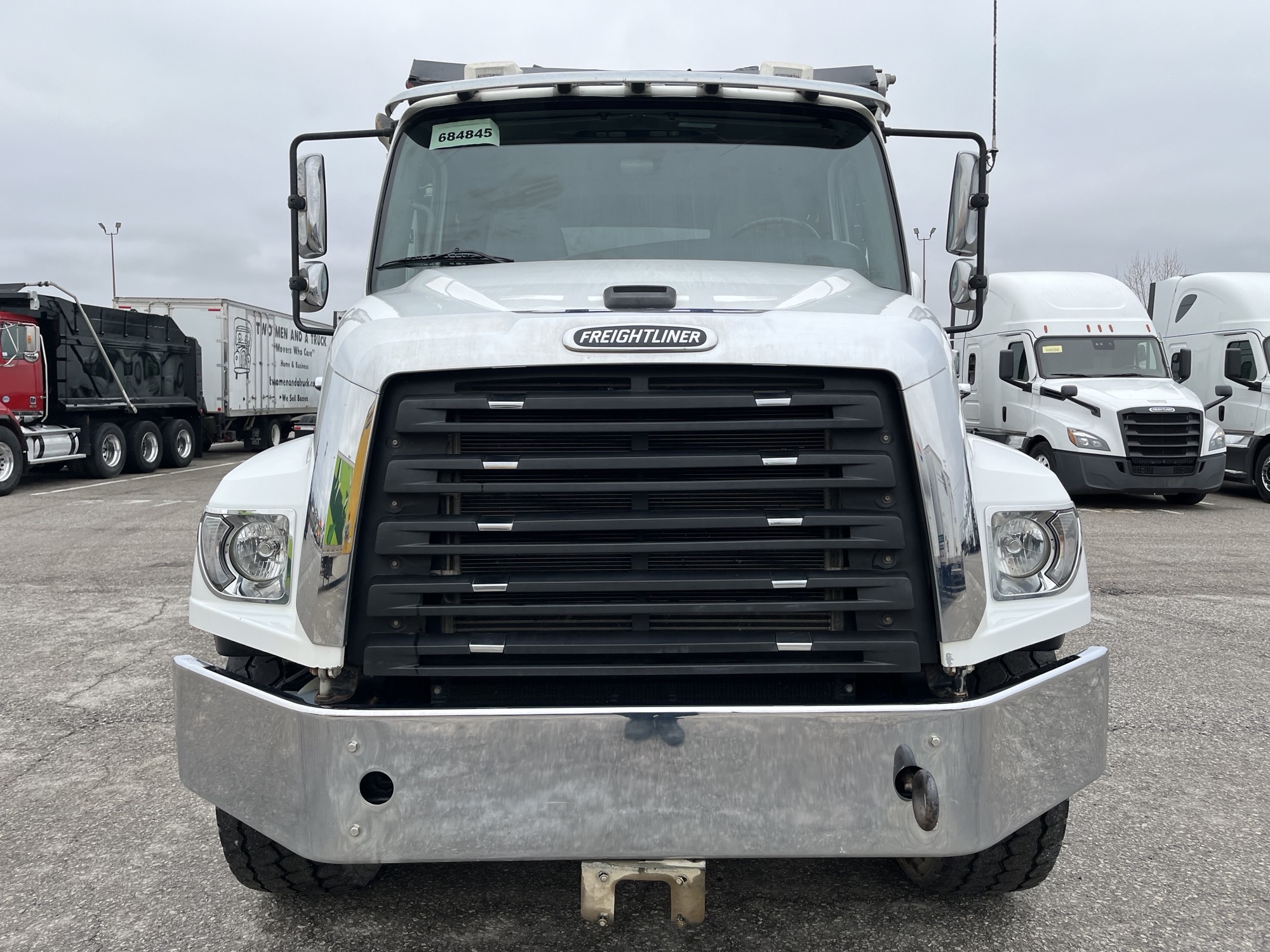 2021 Freightliner 114SD - image 2 of 5