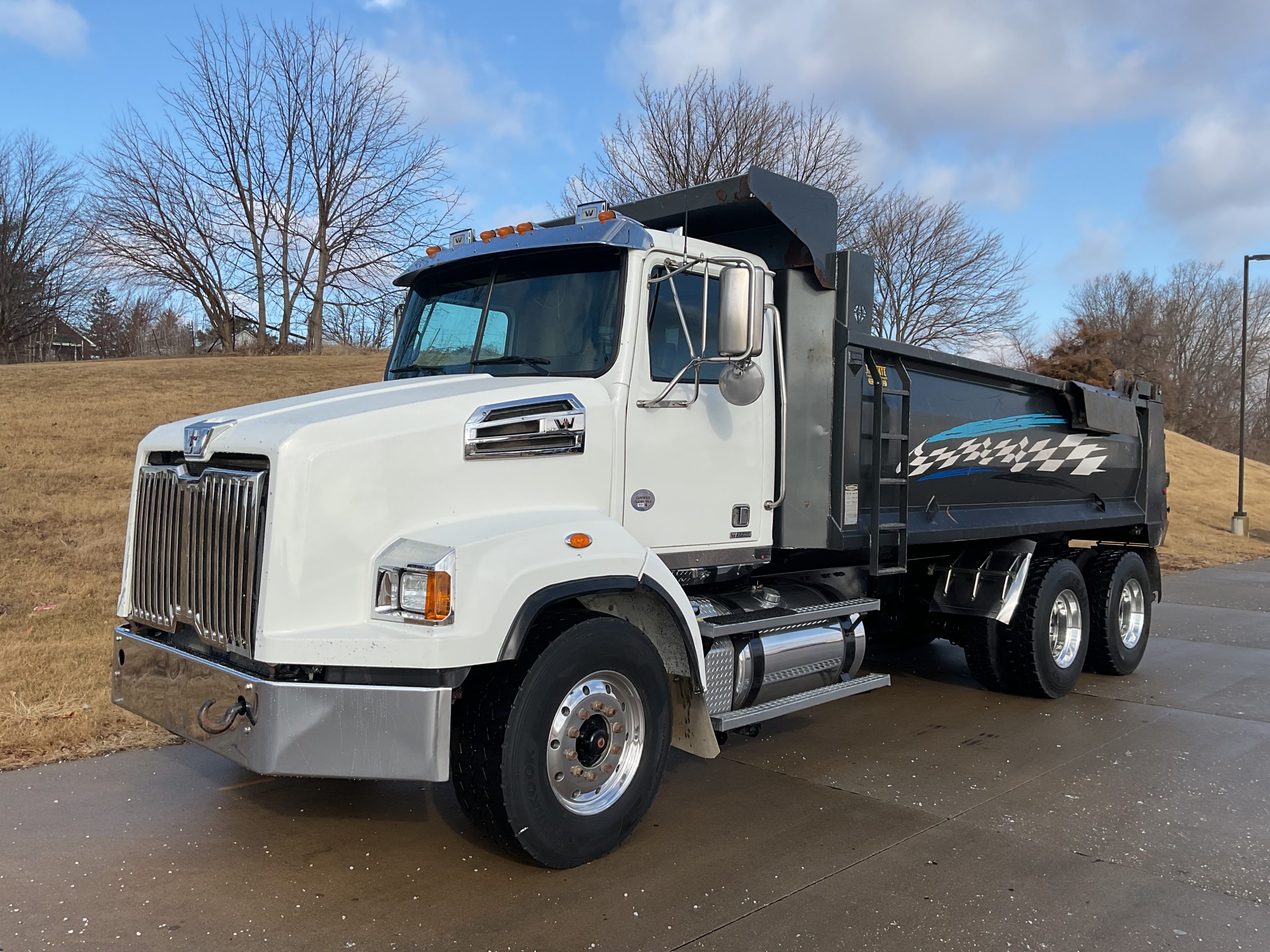 2016 Western Star 4700SB - image 1 of 6