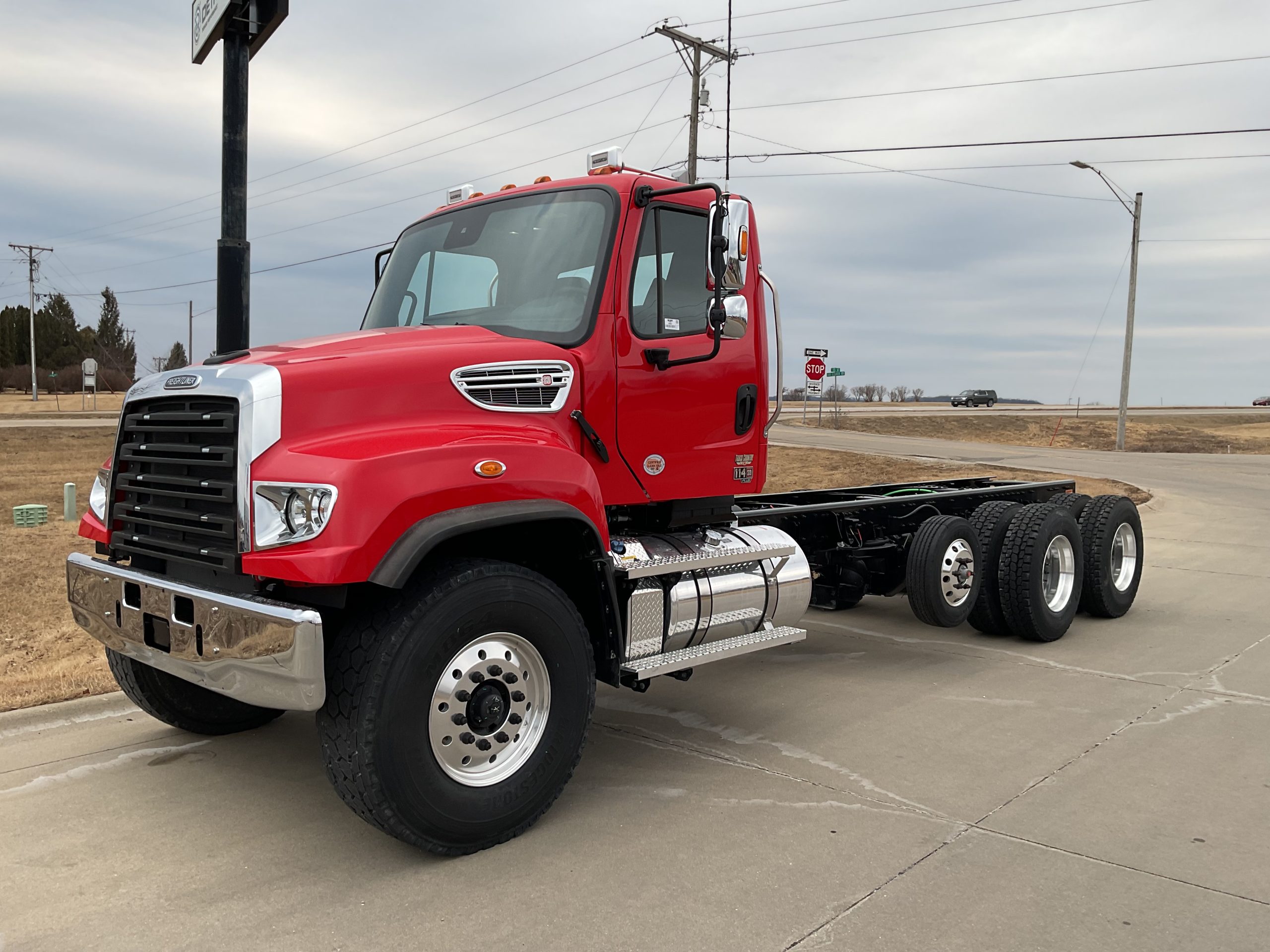 2026 Freightliner 114SD - image 1 of 6