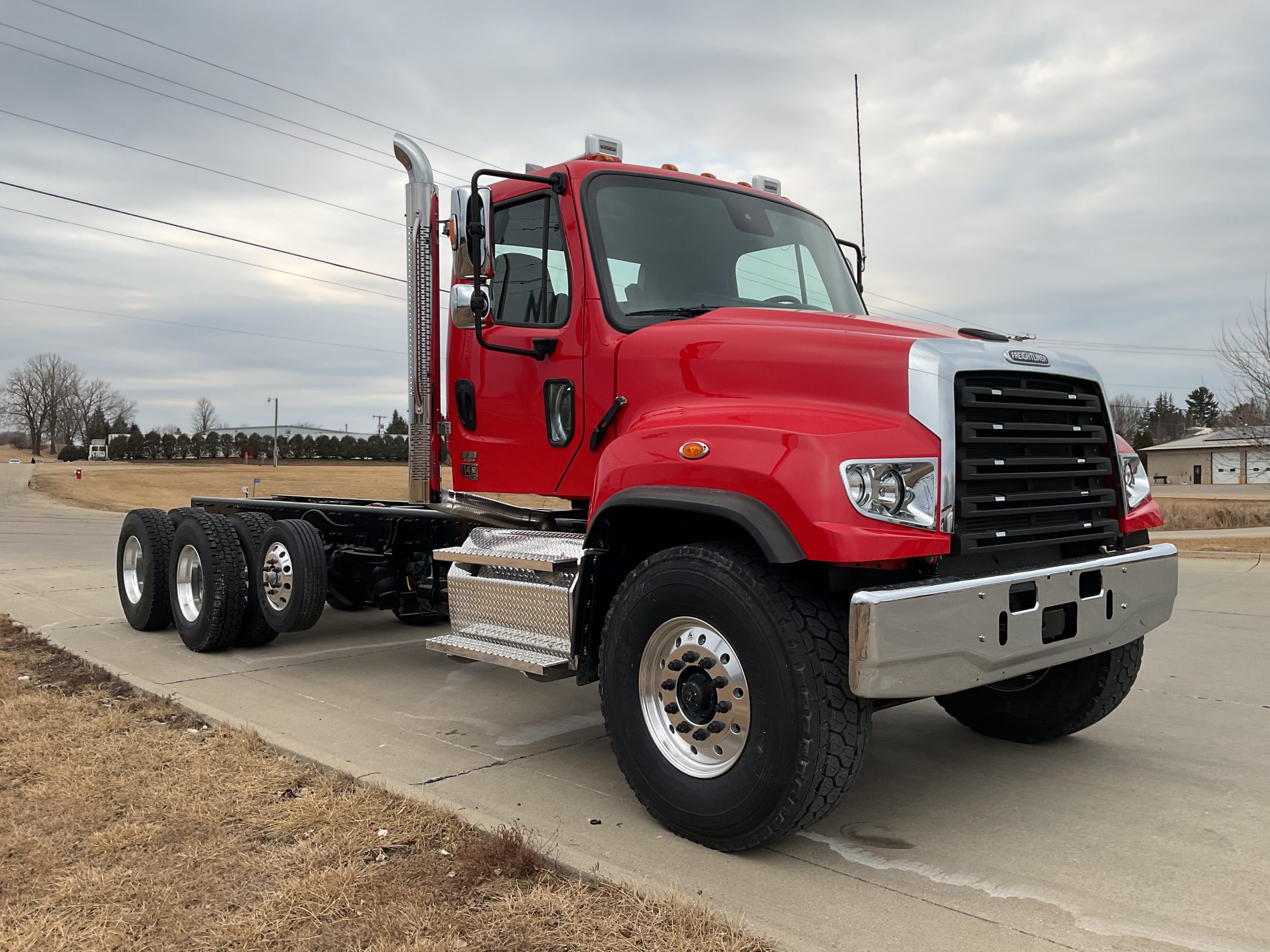 2026 Freightliner 114SD - image 3 of 6