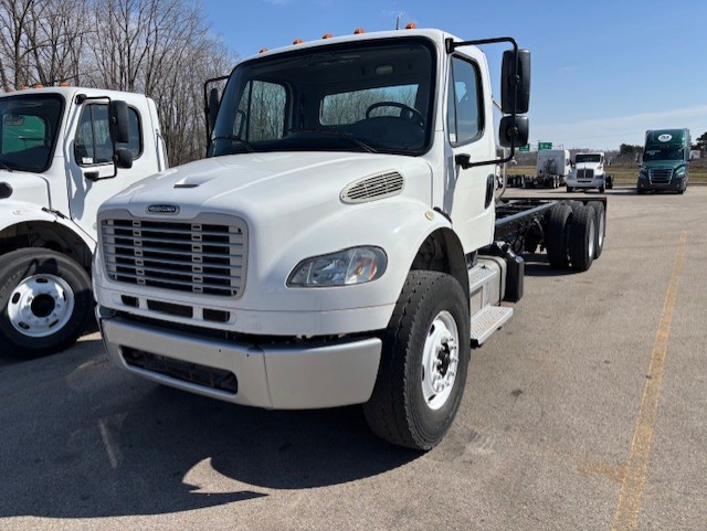 2020 Freightliner M2 106 - image 6 of 6